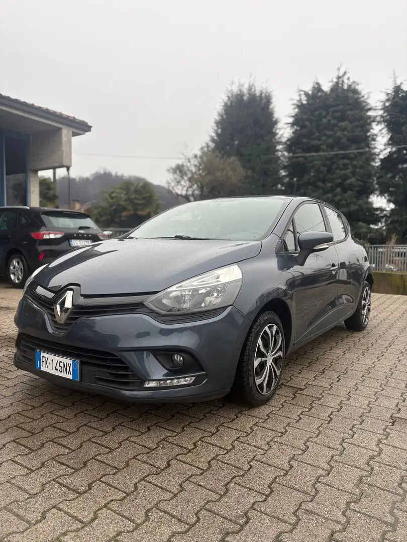 Renault Clio Clio IV 2017 1.5 dci energy Zen 75cv Gris - 1