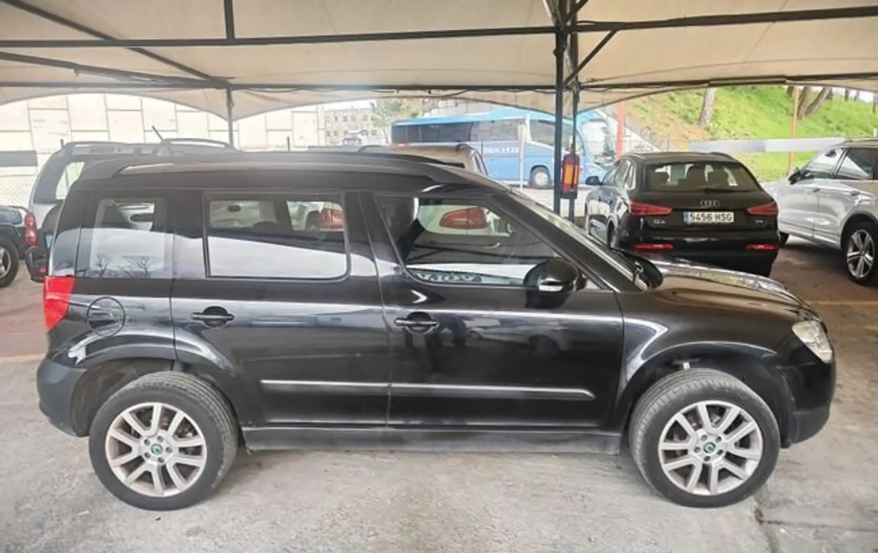 Skoda Yeti 1.2 TSI Ambition 4x2 Negro - 2