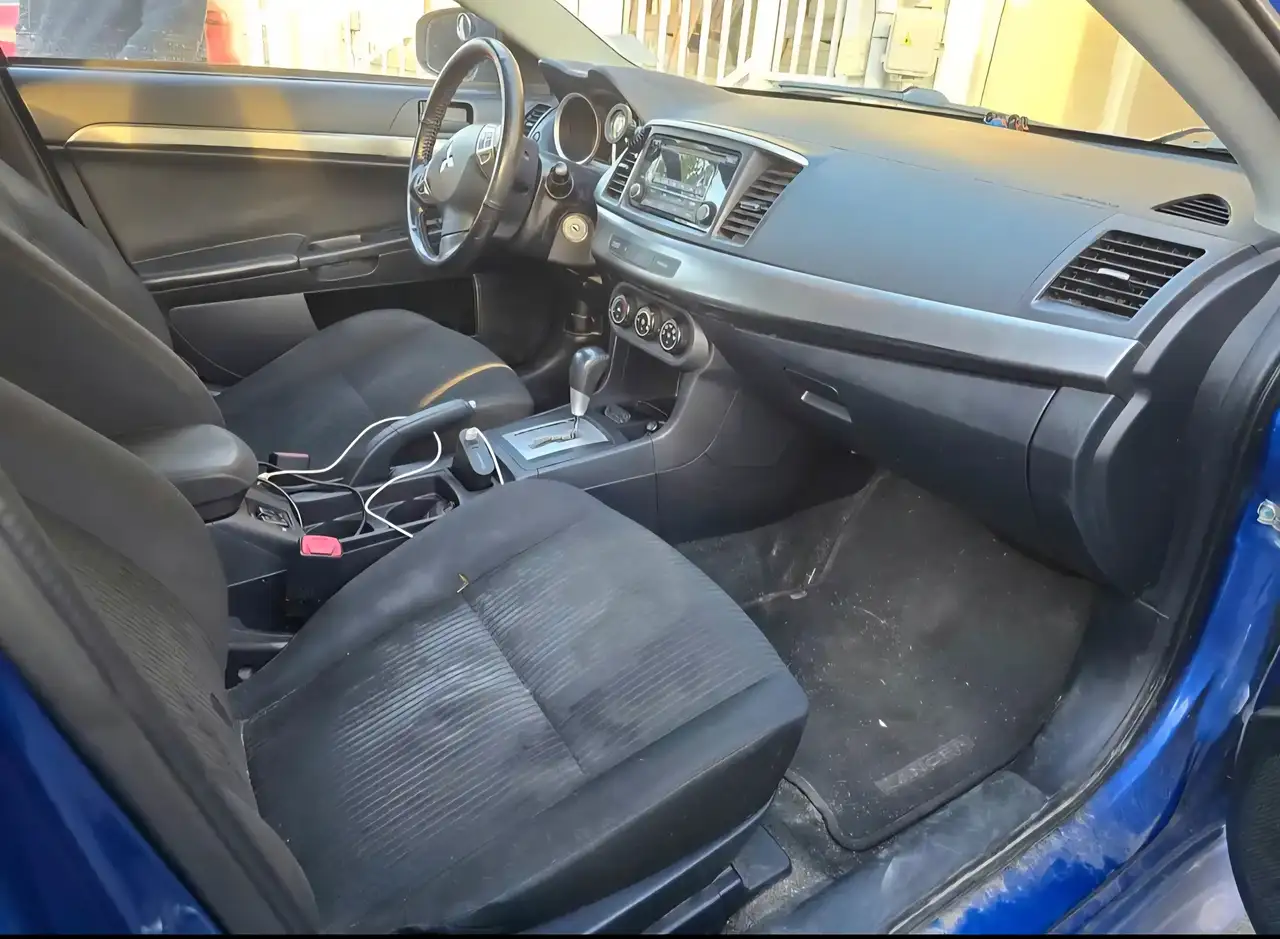 Mitsubishi Lancer снимка Mitsubishi Lancer