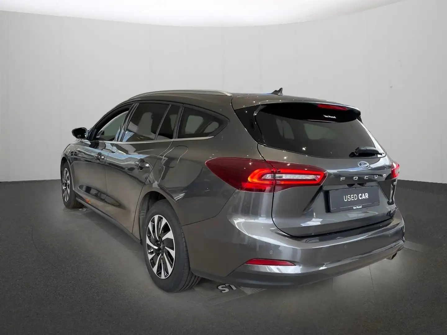 Ford Focus Clipper Titanium | Winter pack | Driver assist Grijs - 2