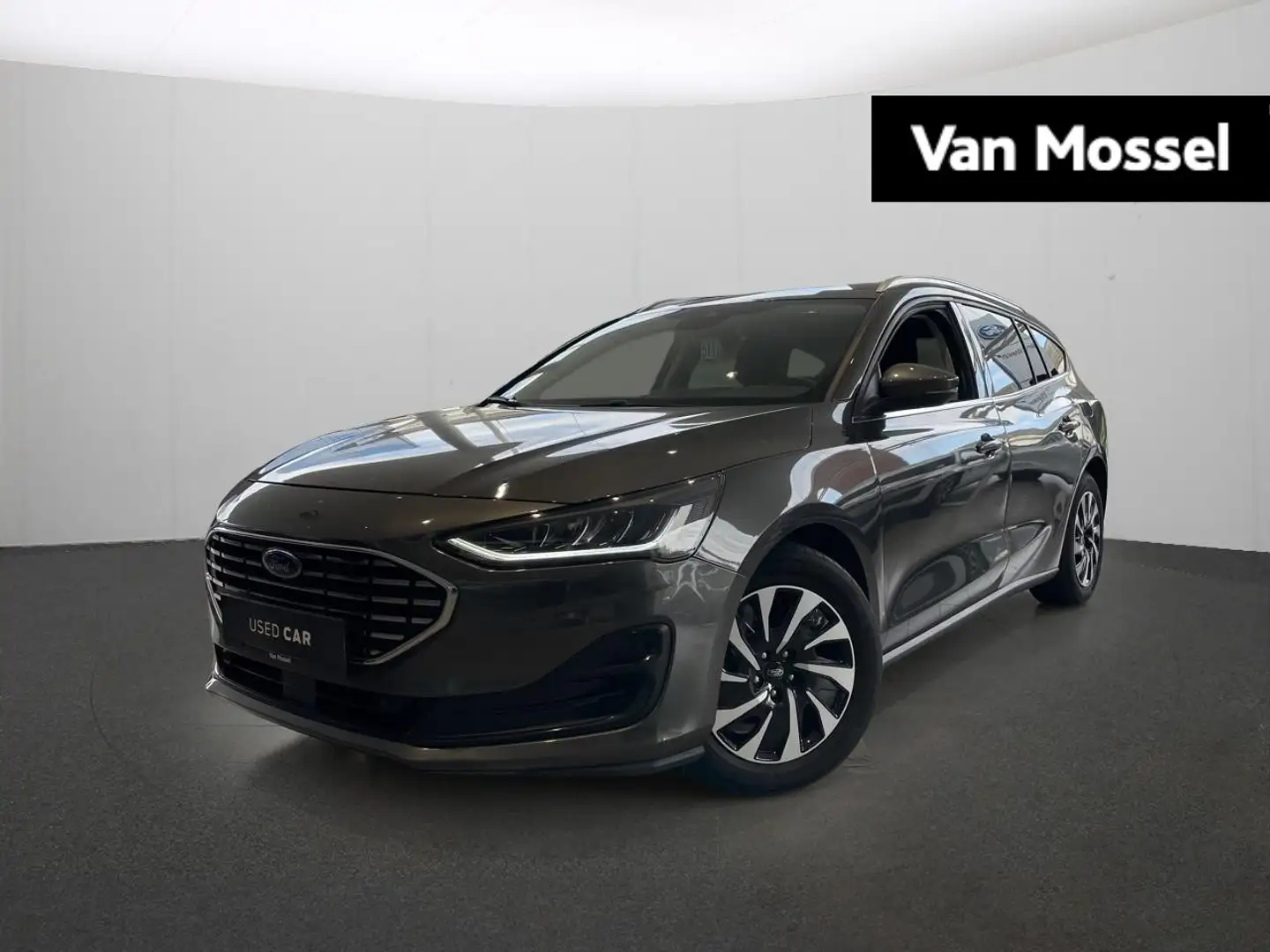 Ford Focus Clipper Titanium | Winter pack | Driver assist Grijs - 1