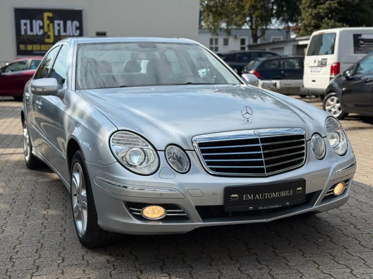 Mercedes-Benz E 320 E320 Cdi*Avantgarde*Scheckheft*3.Hand*Hu Neu*Ins Silber - 1