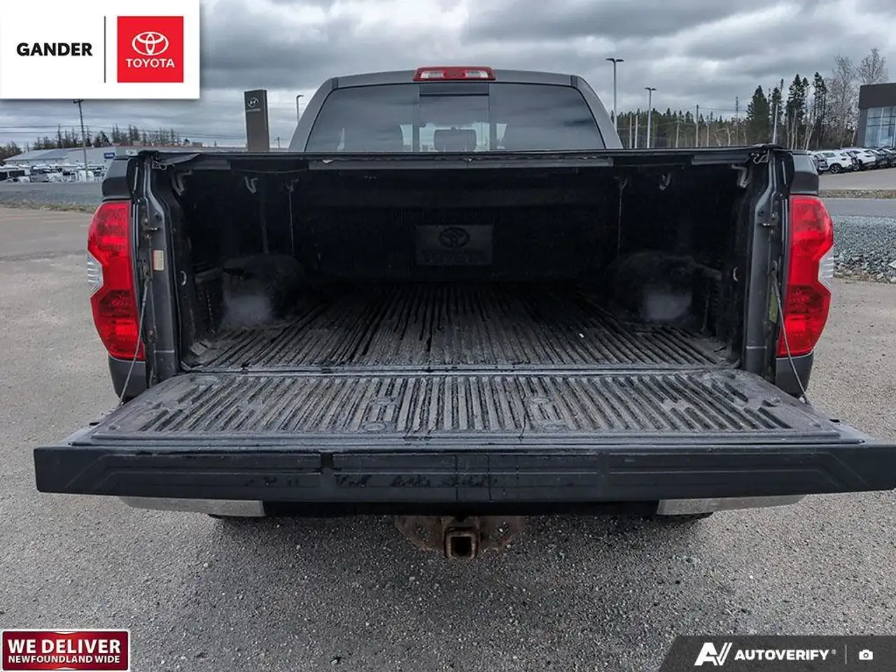 Toyota Tundra снимка Toyota Tundra
