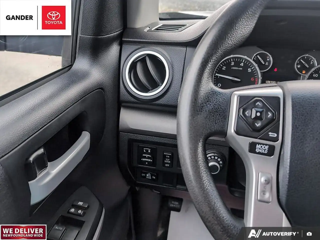 Toyota Tundra снимка Toyota Tundra