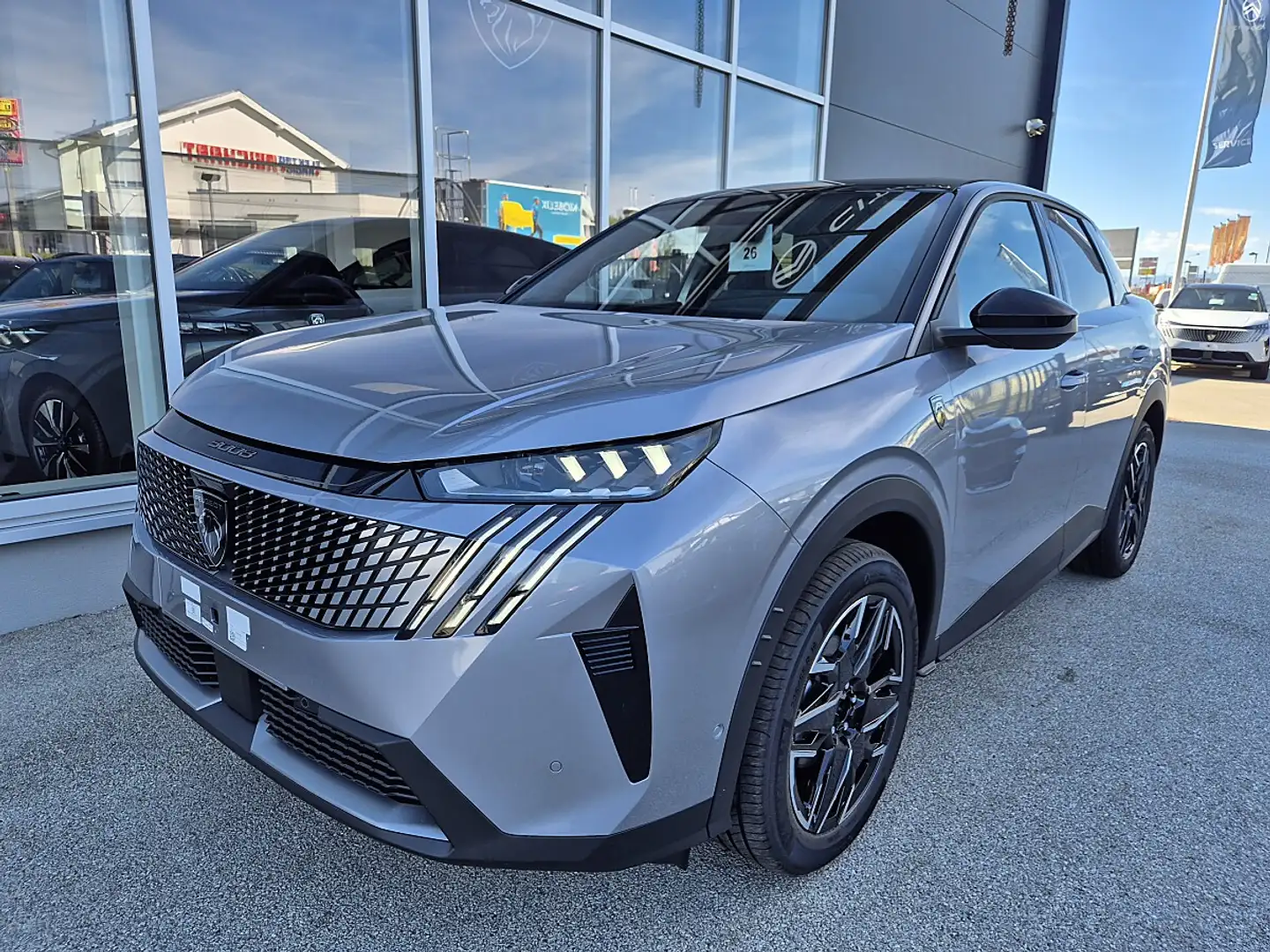 Peugeot 3008 1.2 Hybrid 145 GT Silber - 1