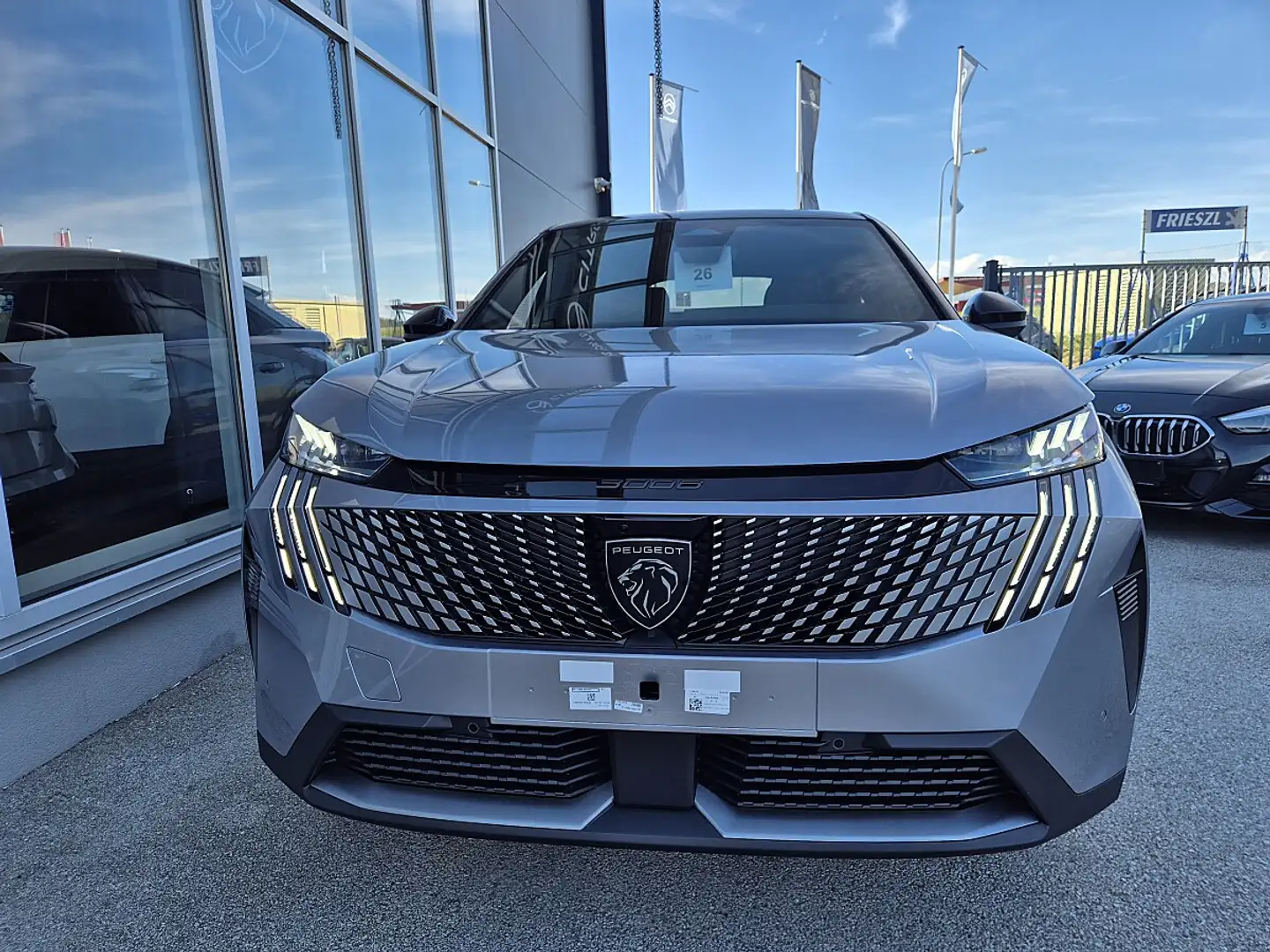 Peugeot 3008 1.2 Hybrid 145 GT Silber - 2