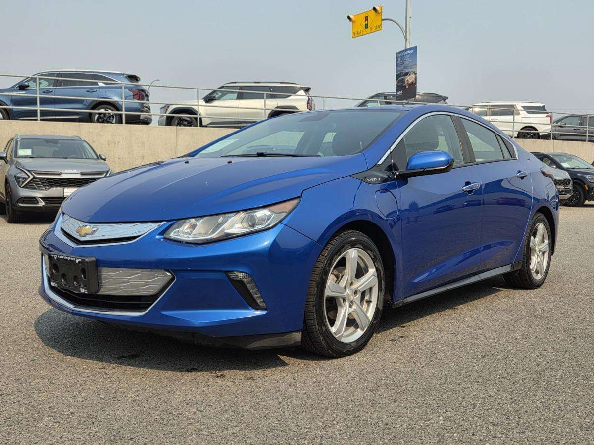 2018 Chevrolet Volt Hatchback LT ! Plug In Hybrid, Heated Seats, Remot