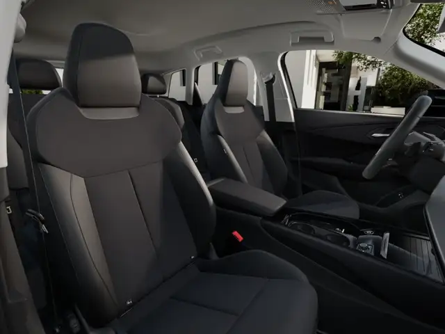 Audi Q3 view 9