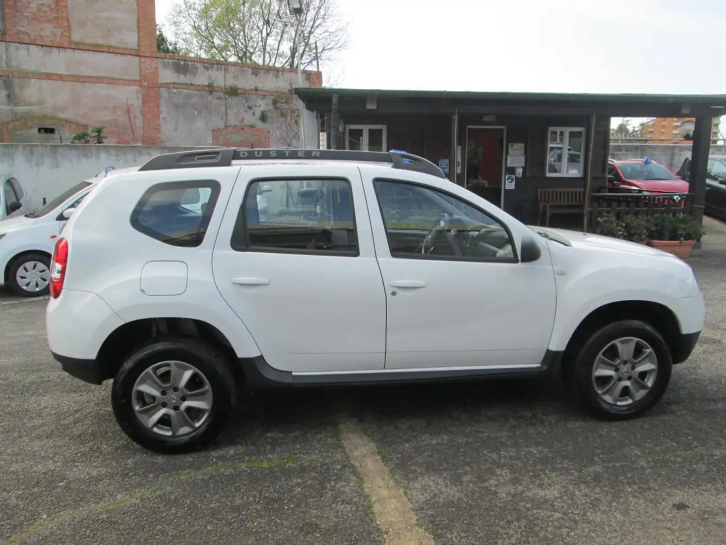 Dacia Duster 1.6 Laureate Gpl 4x2 105cv Bianco - 2