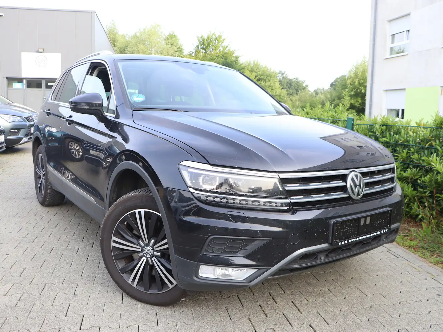 Volkswagen Tiguan 2.0 TDI DSG 4M HIGHLINE / PANORAMA / LED Schwarz - 1