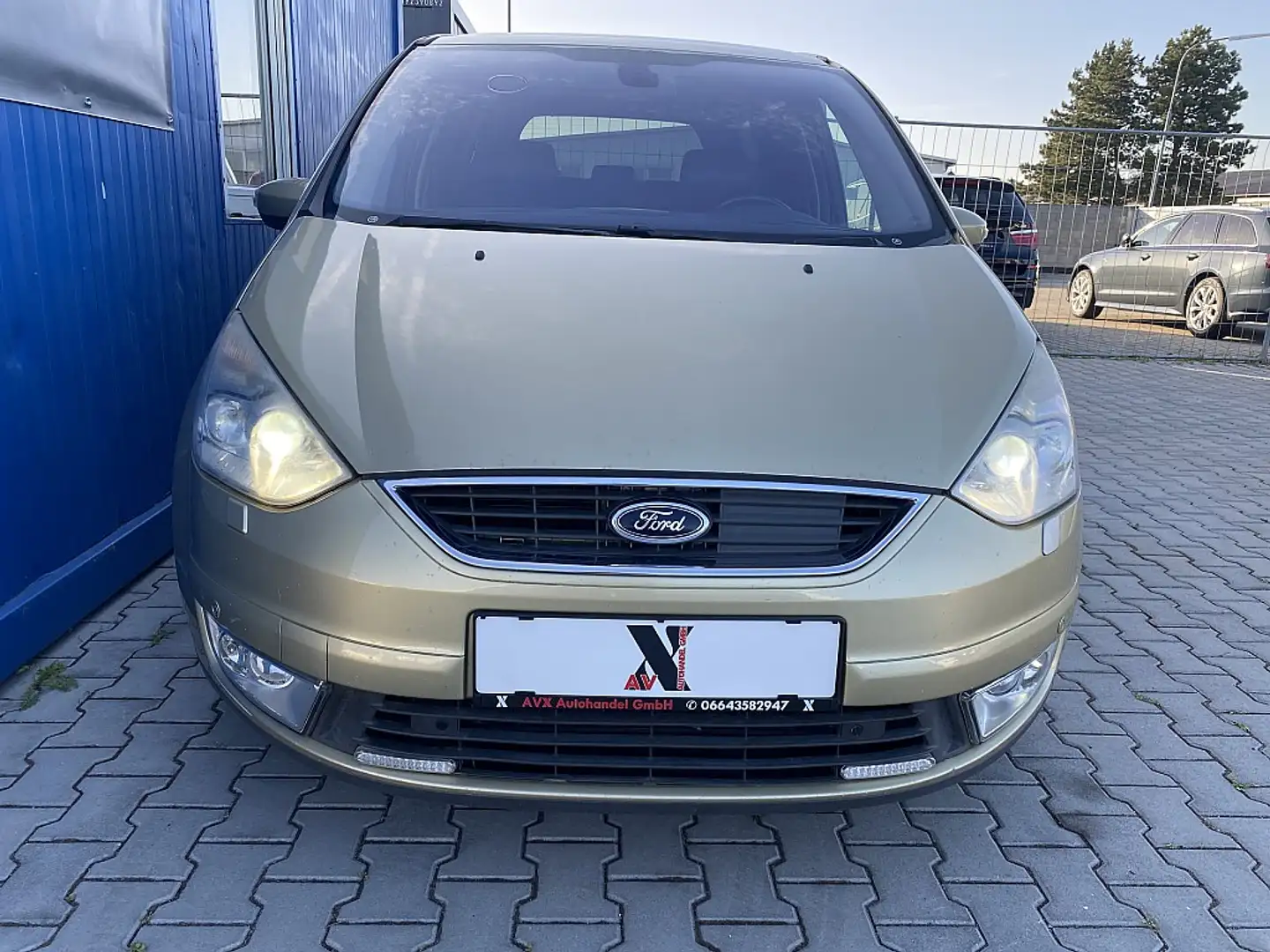 Ford Galaxy Ghia 2,0 TDCi Aut./7 SITZER/GUTE AUSSTATTUNG/ Gelb - 2