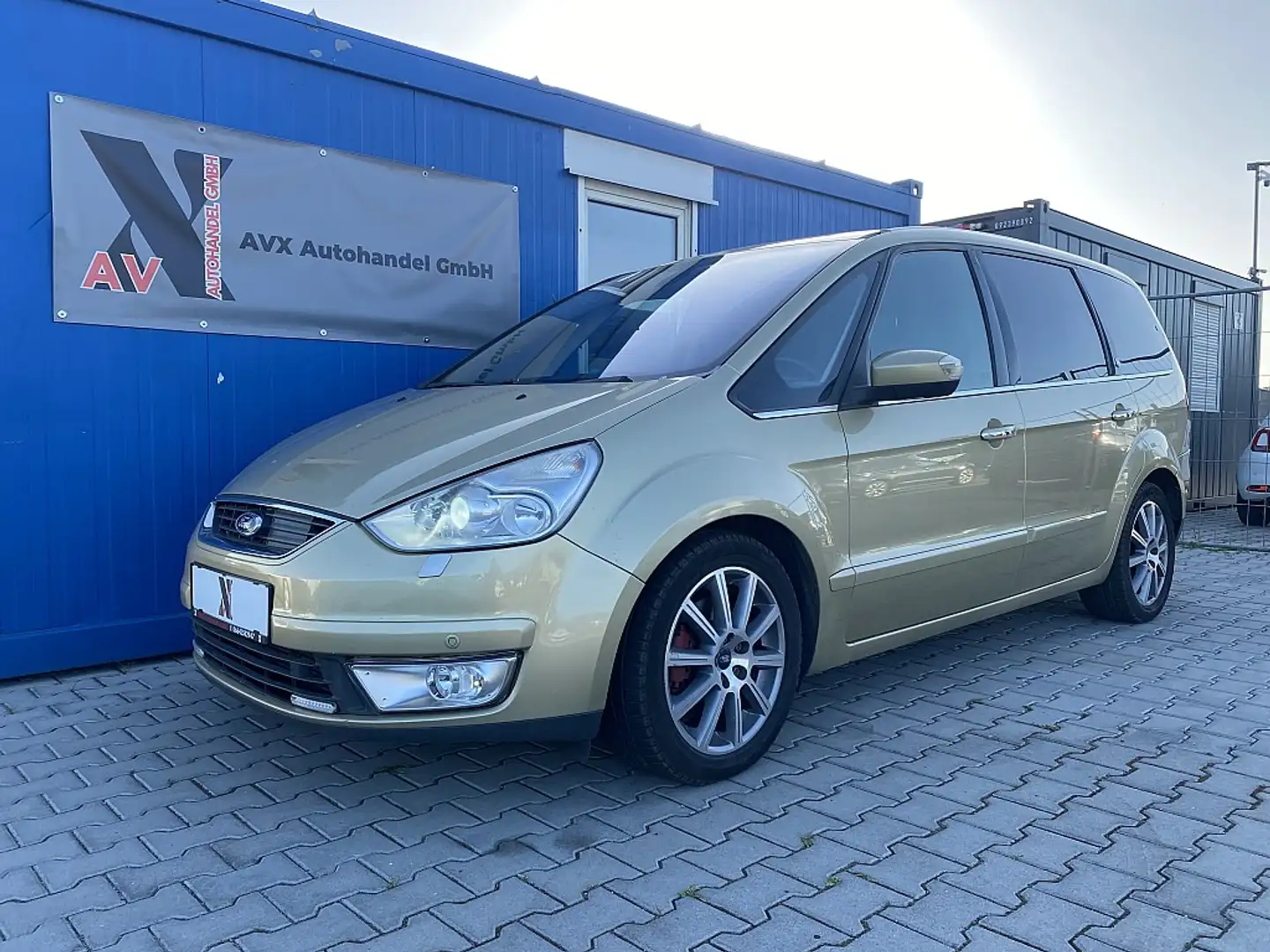 Ford Galaxy Ghia 2,0 TDCi Aut./7 SITZER/GUTE AUSSTATTUNG/ Gelb - 1