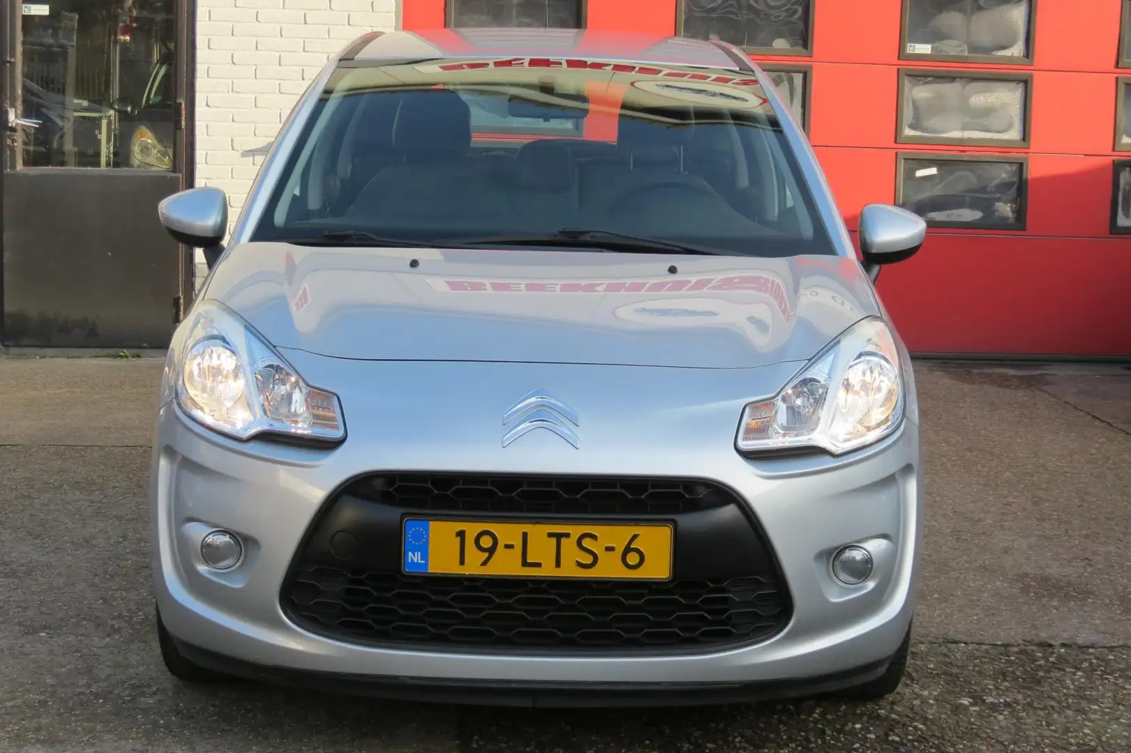Citroen C3 1.1 Essentiel , AIRCO , 5 DEURS Gris - 2
