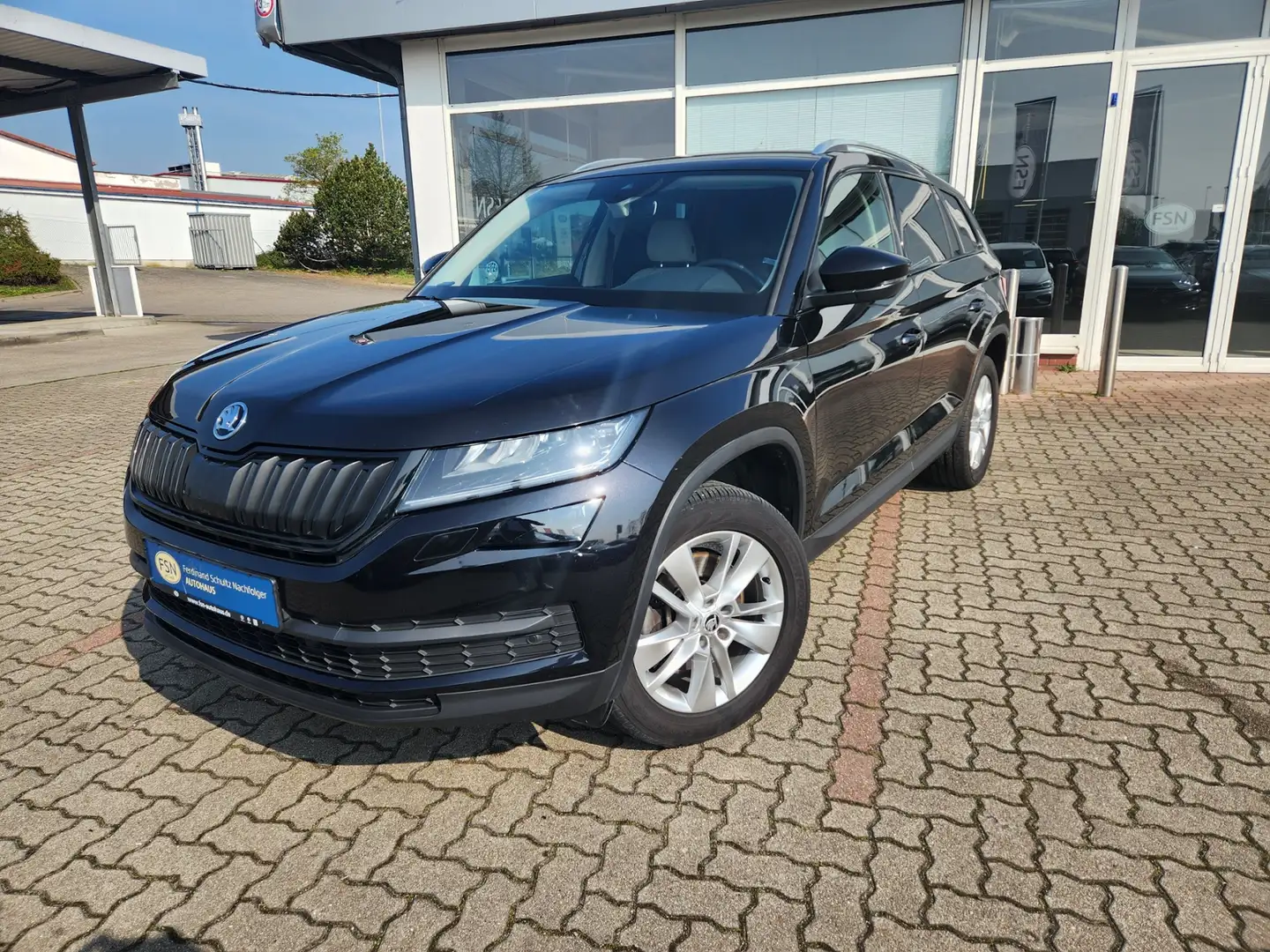 Skoda Kodiaq TDI DSG 4x4  360° DCC 7Sitzer AHK elektr. Heckkla Schwarz - 2