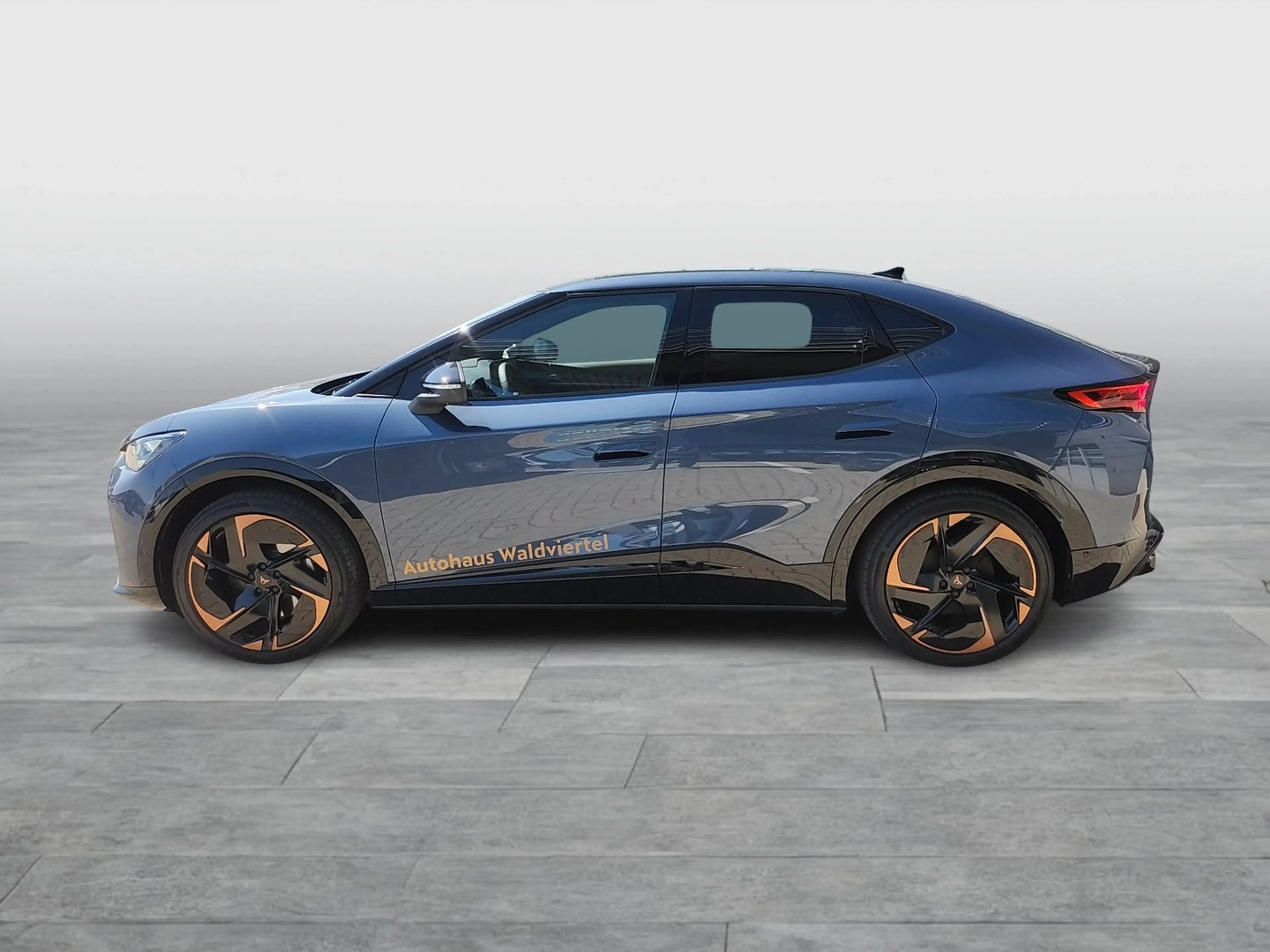 CUPRA Tavascan VZ Adrenaline 4Drive250kW/340PS — photo 3