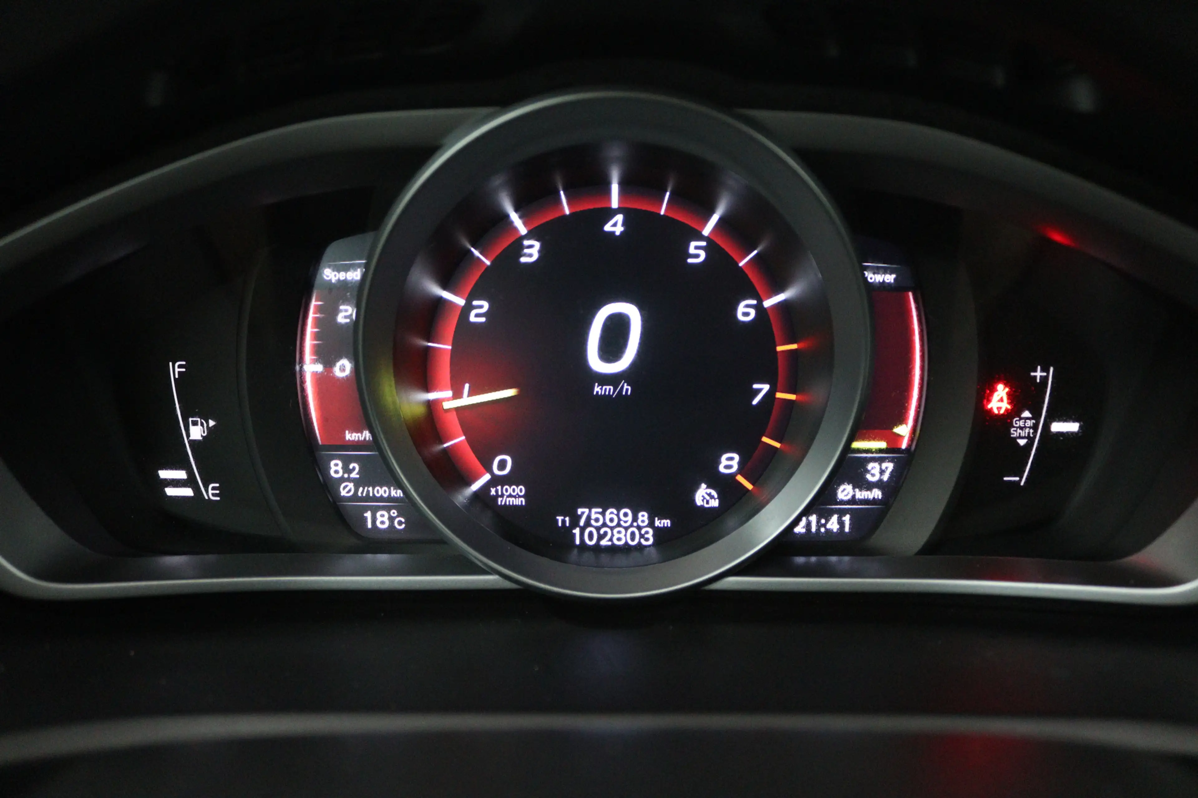 Volvo V40 2.0 T4 Business Sport (STOELVERWARMING, CRUISE CON — photo 24
