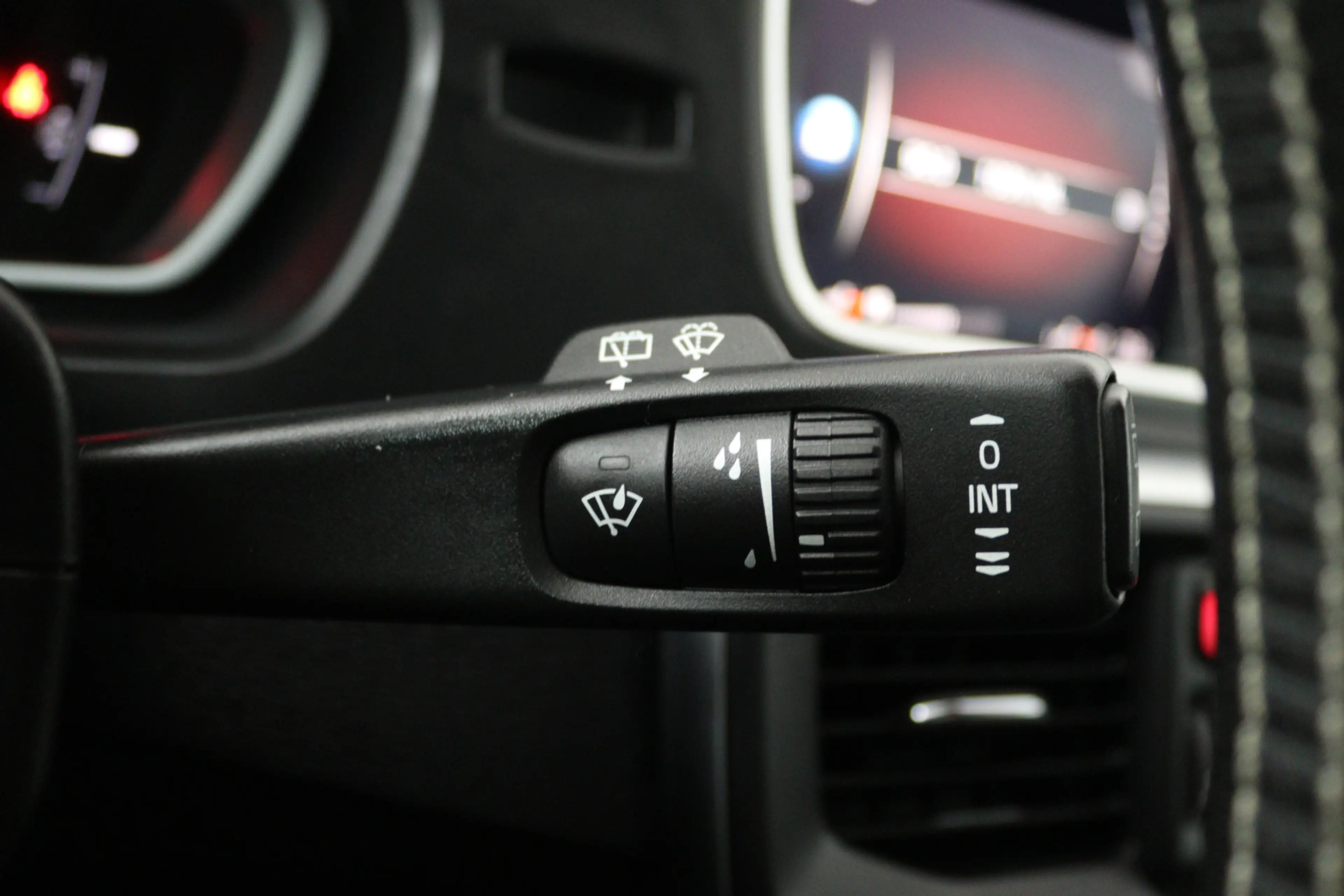 Volvo V40 2.0 T4 Business Sport (STOELVERWARMING, CRUISE CON — photo 9