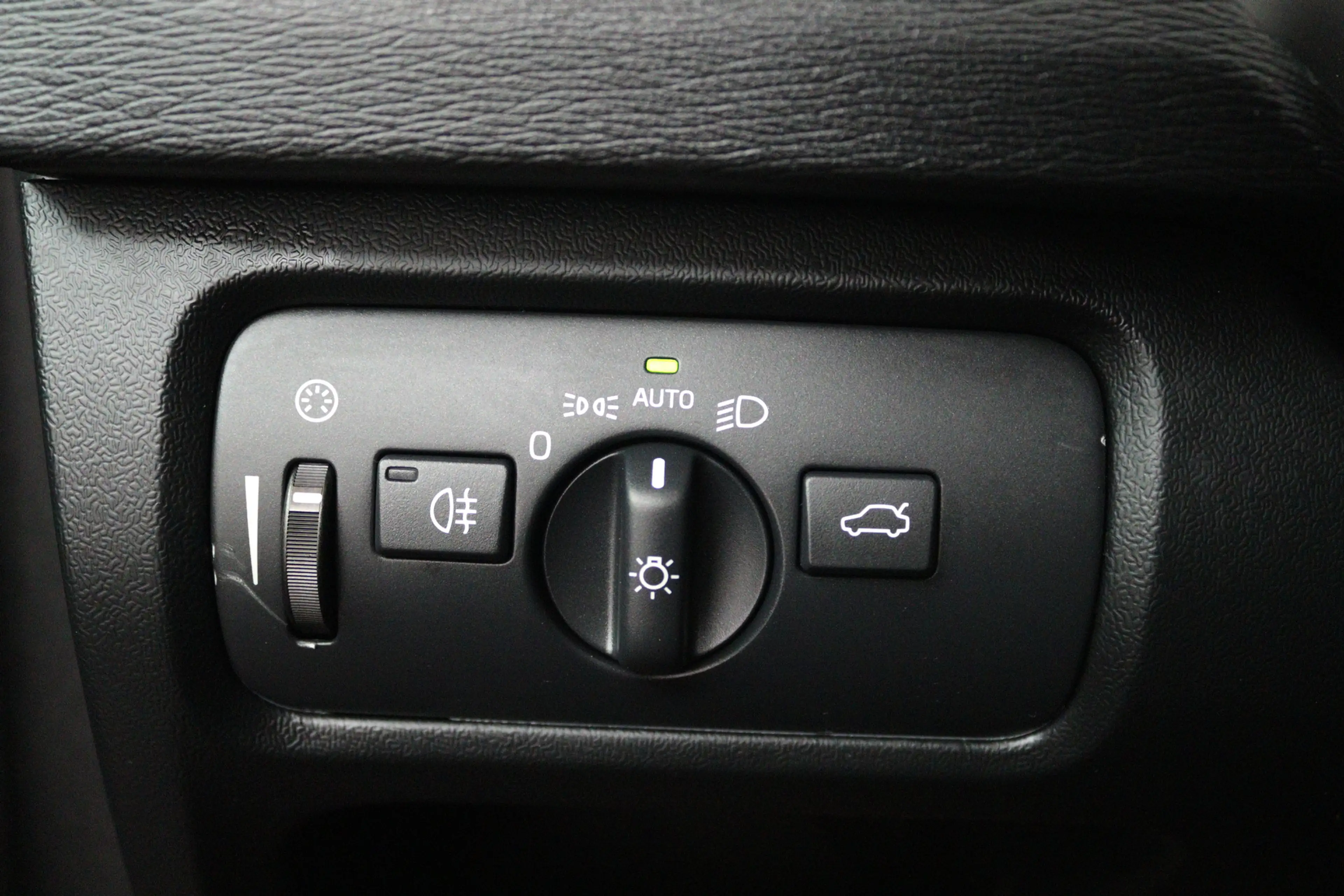 Volvo V40 2.0 T4 Business Sport (STOELVERWARMING, CRUISE CON — photo 8