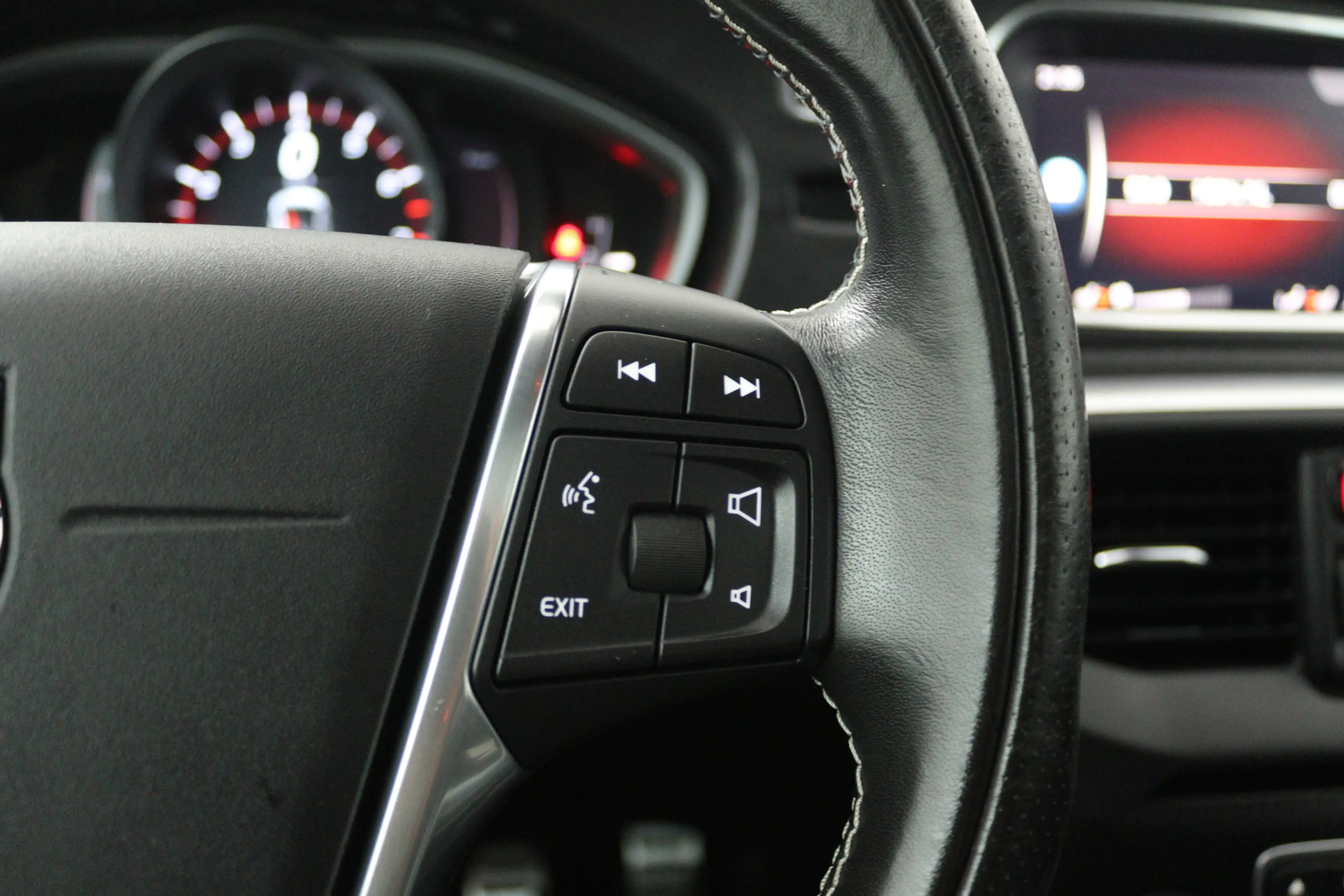 Volvo V40 2.0 T4 Business Sport (STOELVERWARMING, CRUISE CON — photo 13