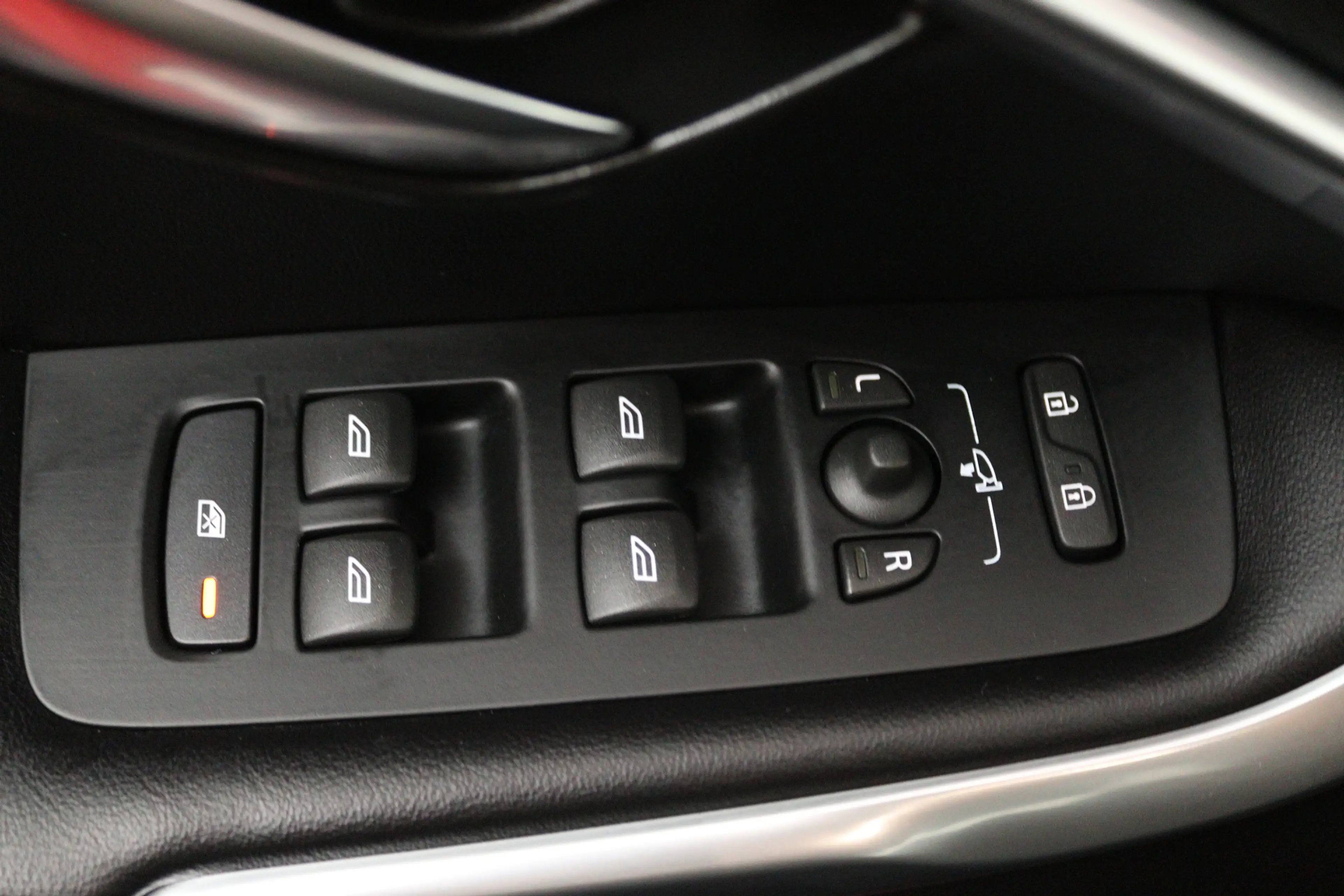 Volvo V40 2.0 T4 Business Sport (STOELVERWARMING, CRUISE CON — photo 7