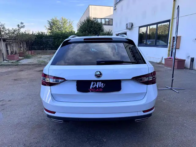 Skoda Superb view 6