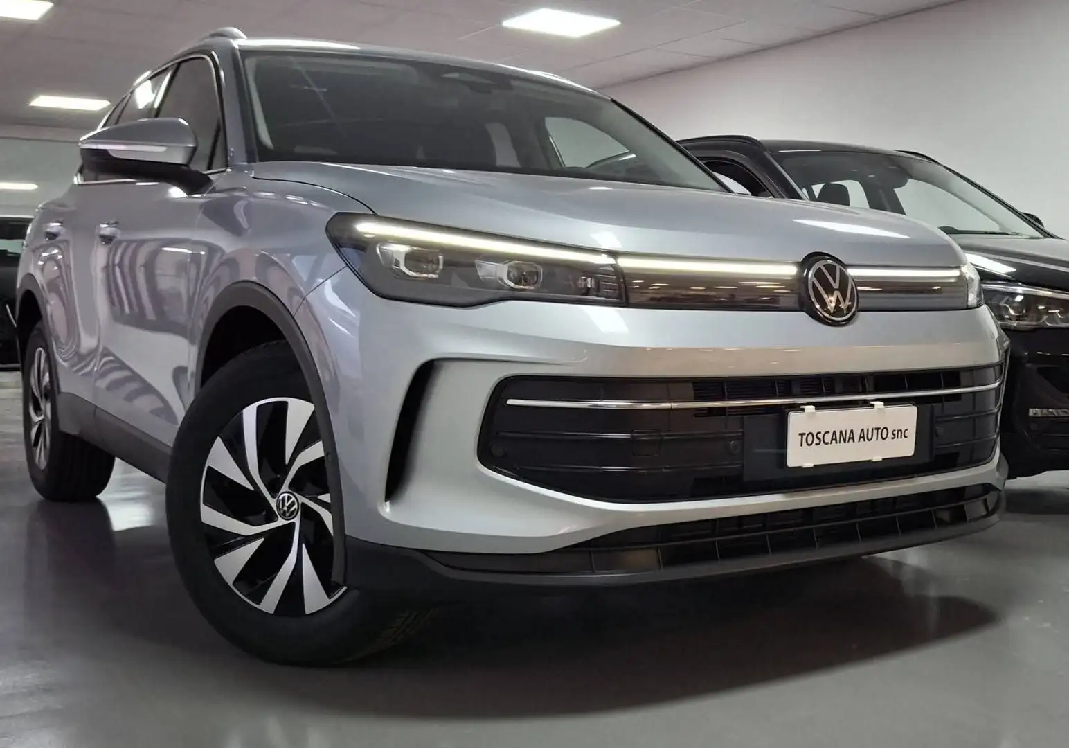 Volkswagen Tiguan Tiguan III 2025 2.0 tdi  150cv dsg Argent - 1