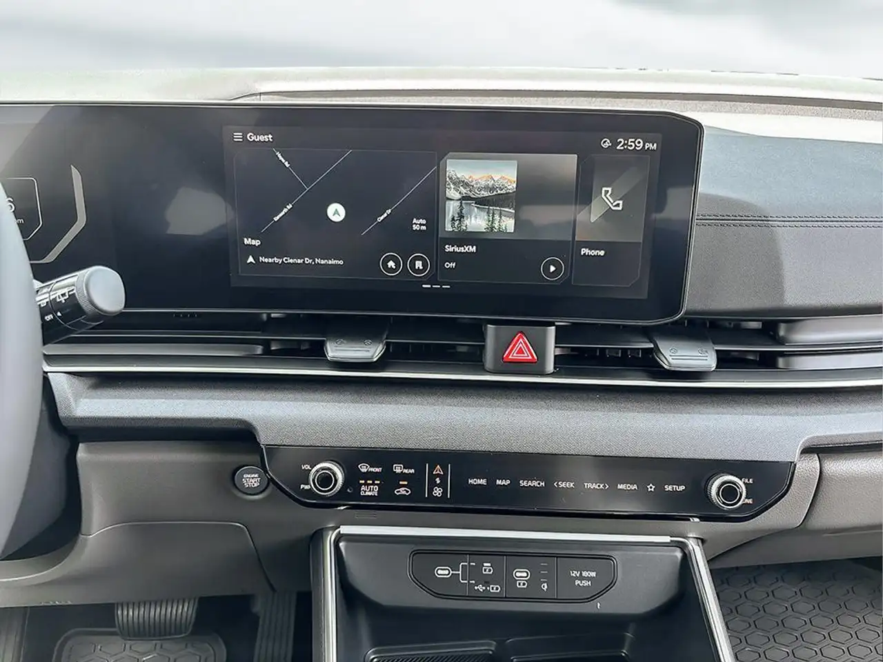 Kia Carnival снимка Kia Carnival
