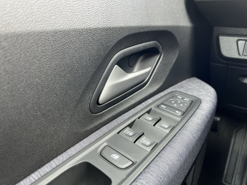 Dacia Sandero TCe 100 Journey SHZ RFK PDC LED — photo 10