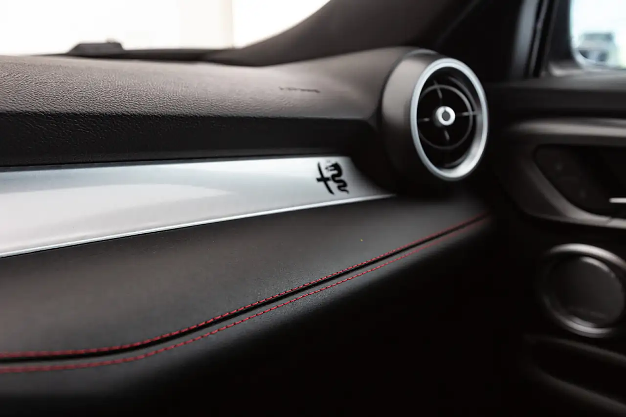 Alfa Romeo Tonale 2024 — фото 10