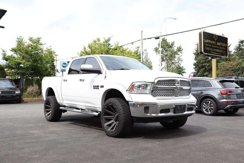 2017 RAM 1500 Laramie — снимка 1
