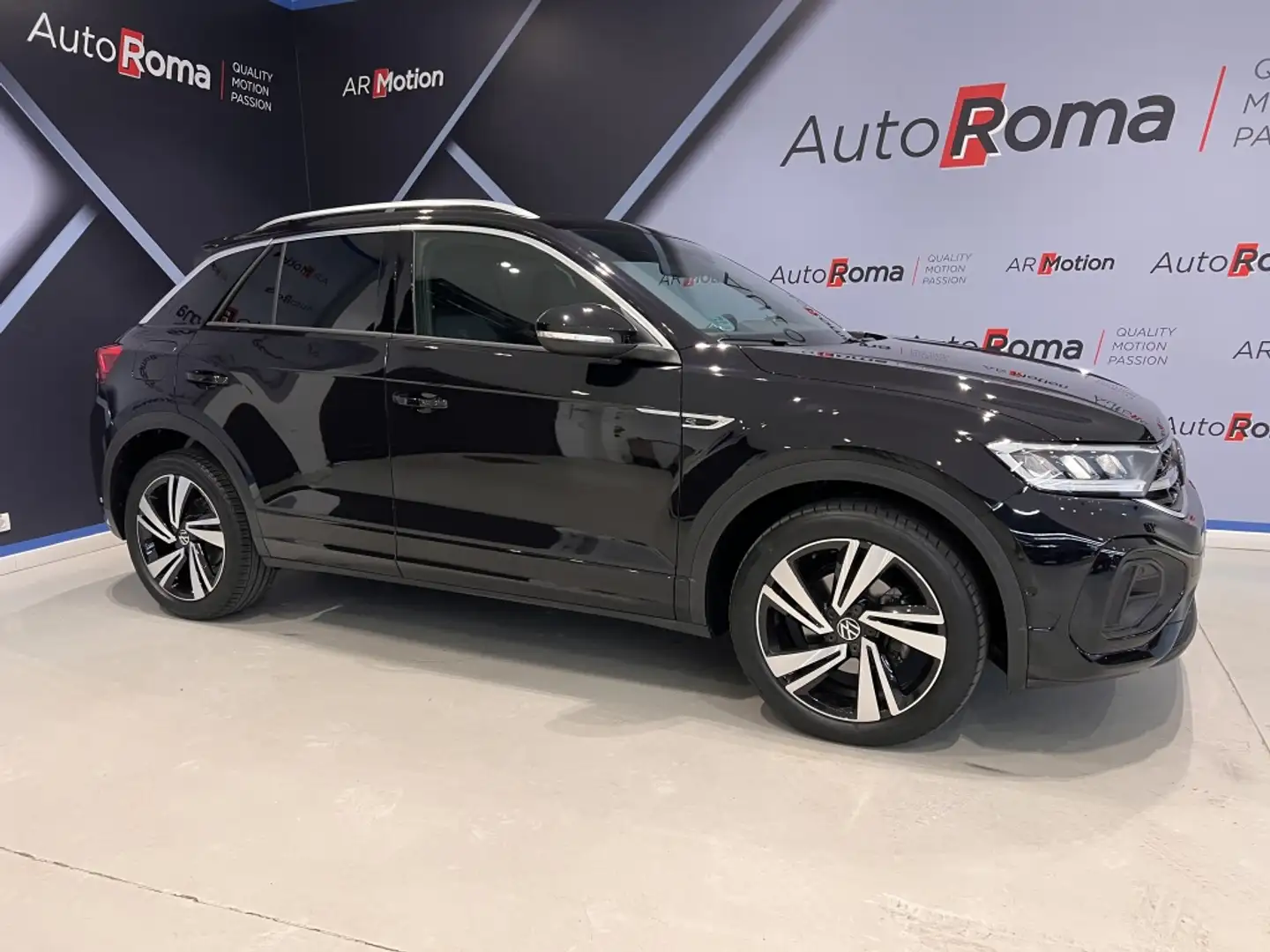 Volkswagen T-Roc 1.5 TSI R-Line 110 kW Negro - 2