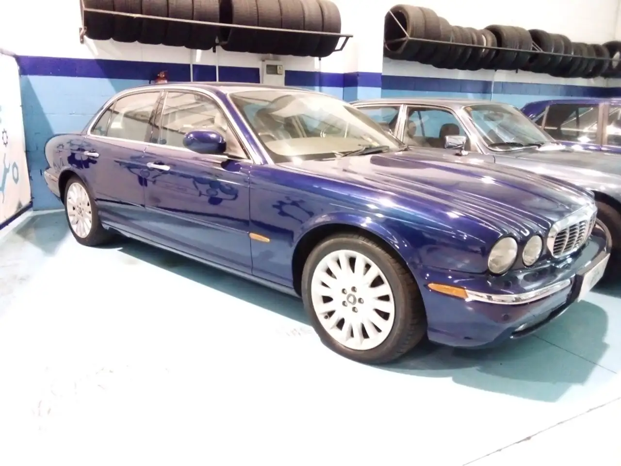 Jaguar XJ