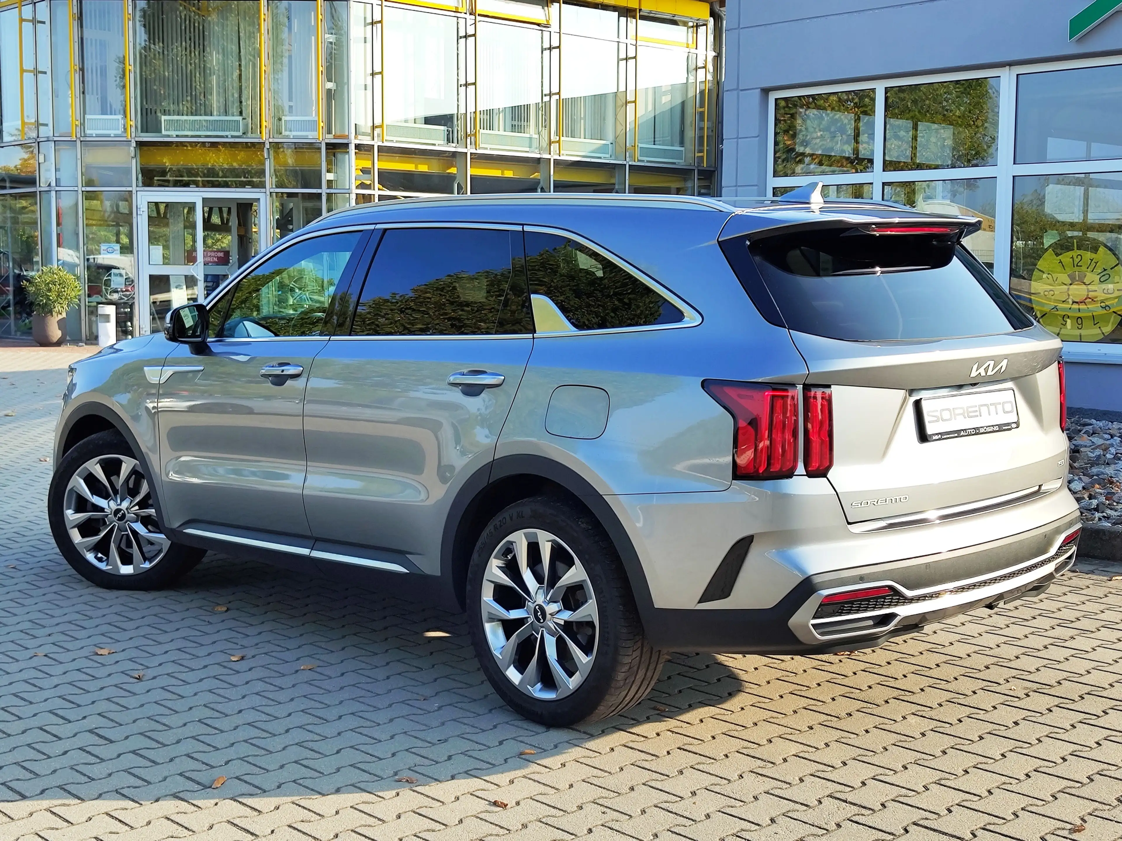 Kia Sorento 2.0 CRDi Plat.AWD 7Sitze-Pano-HeadUp-AHK — photo 4