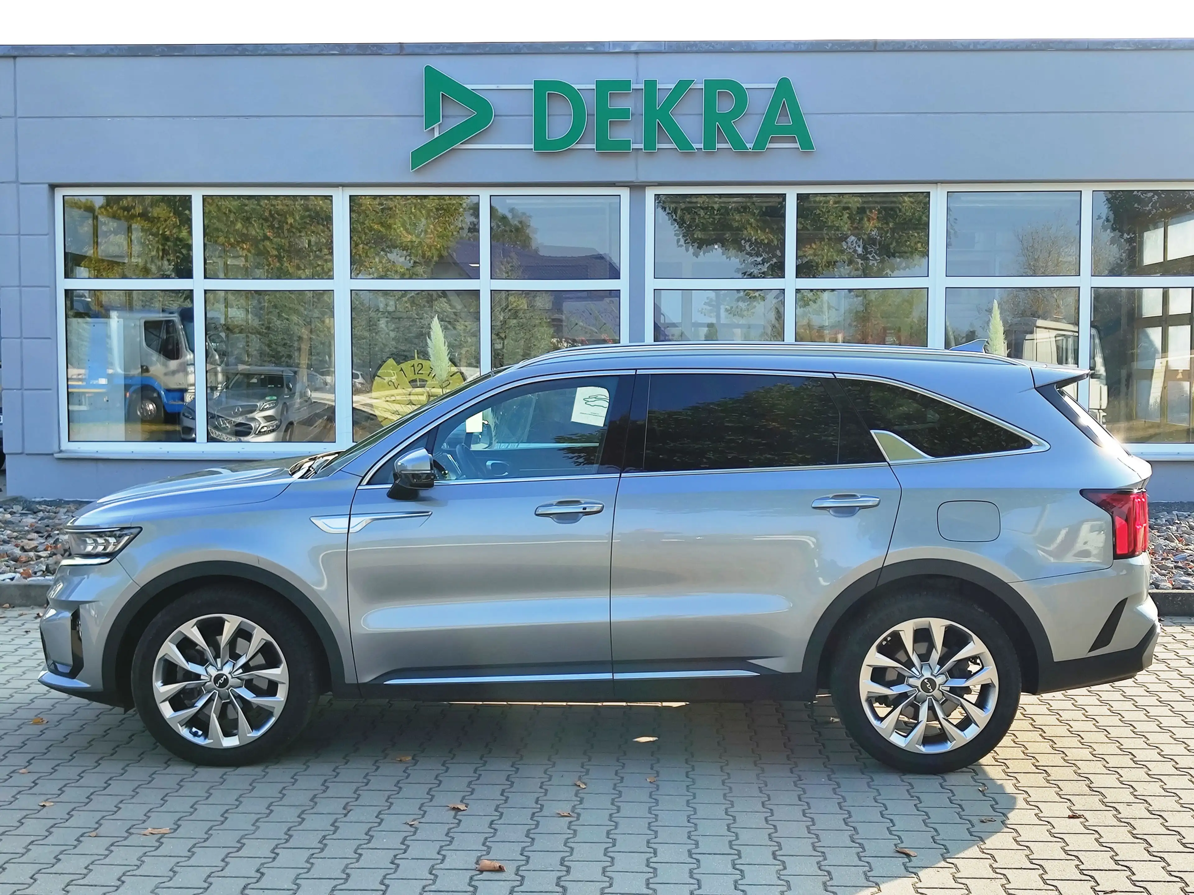 Kia Sorento 2.0 CRDi Plat.AWD 7Sitze-Pano-HeadUp-AHK — photo 3
