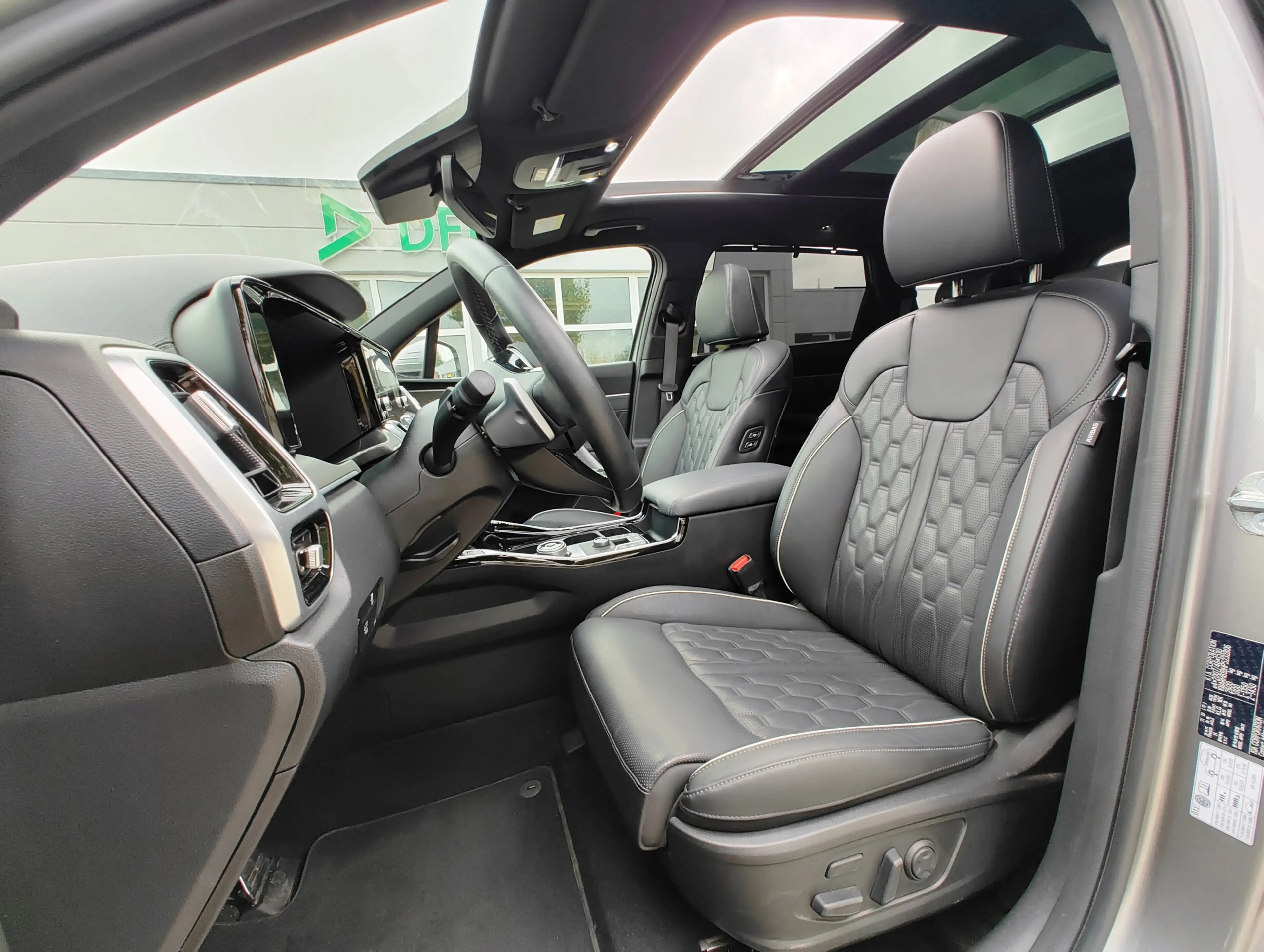Kia Sorento 2.0 CRDi Plat.AWD 7Sitze-Pano-HeadUp-AHK — photo 9