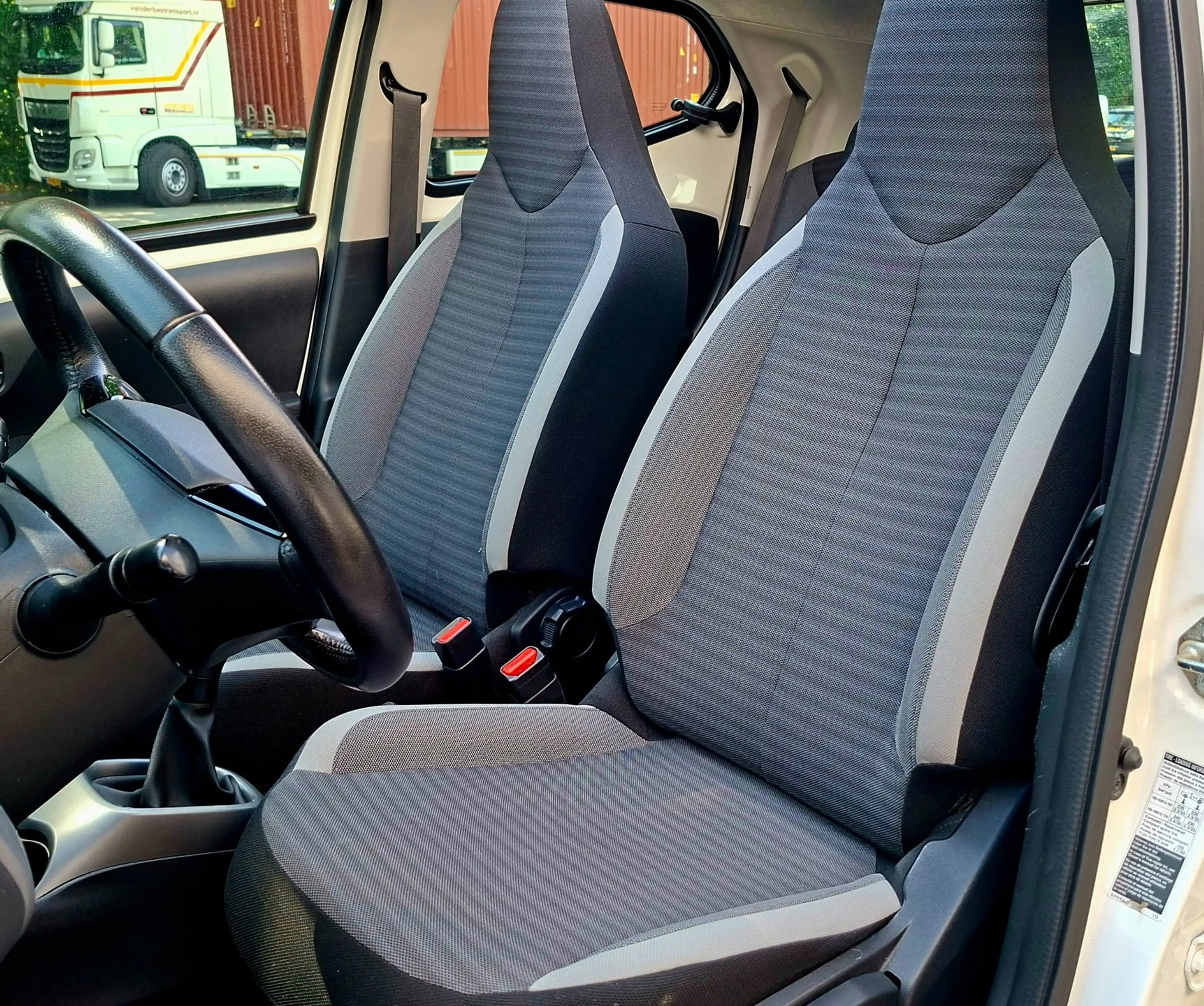 Toyota Aygo 1.0 VVT-i x-play limited Cabrio Top Airco Camera — photo 7