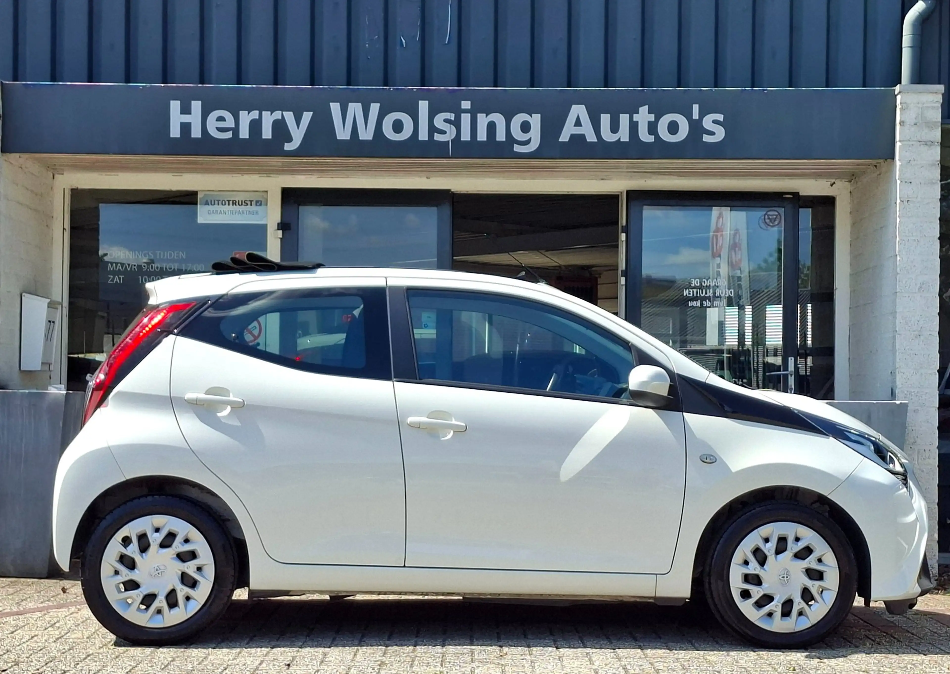 Toyota Aygo 1.0 VVT-i x-play limited Cabrio Top Airco Camera — photo 4