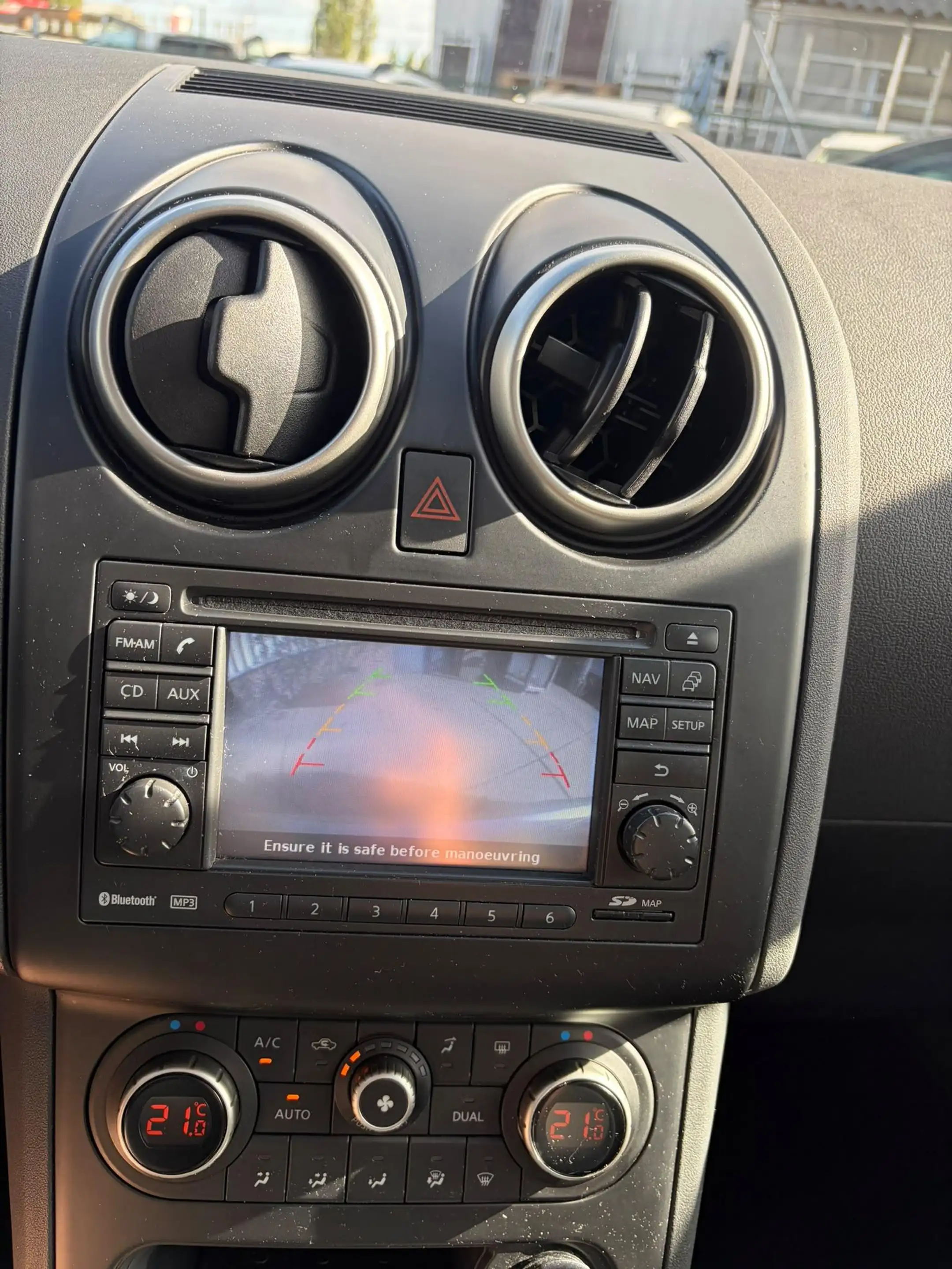 Nissan Qashqai 1.6 Connect Edition Clima, cruise, camera, pano, t — photo 17