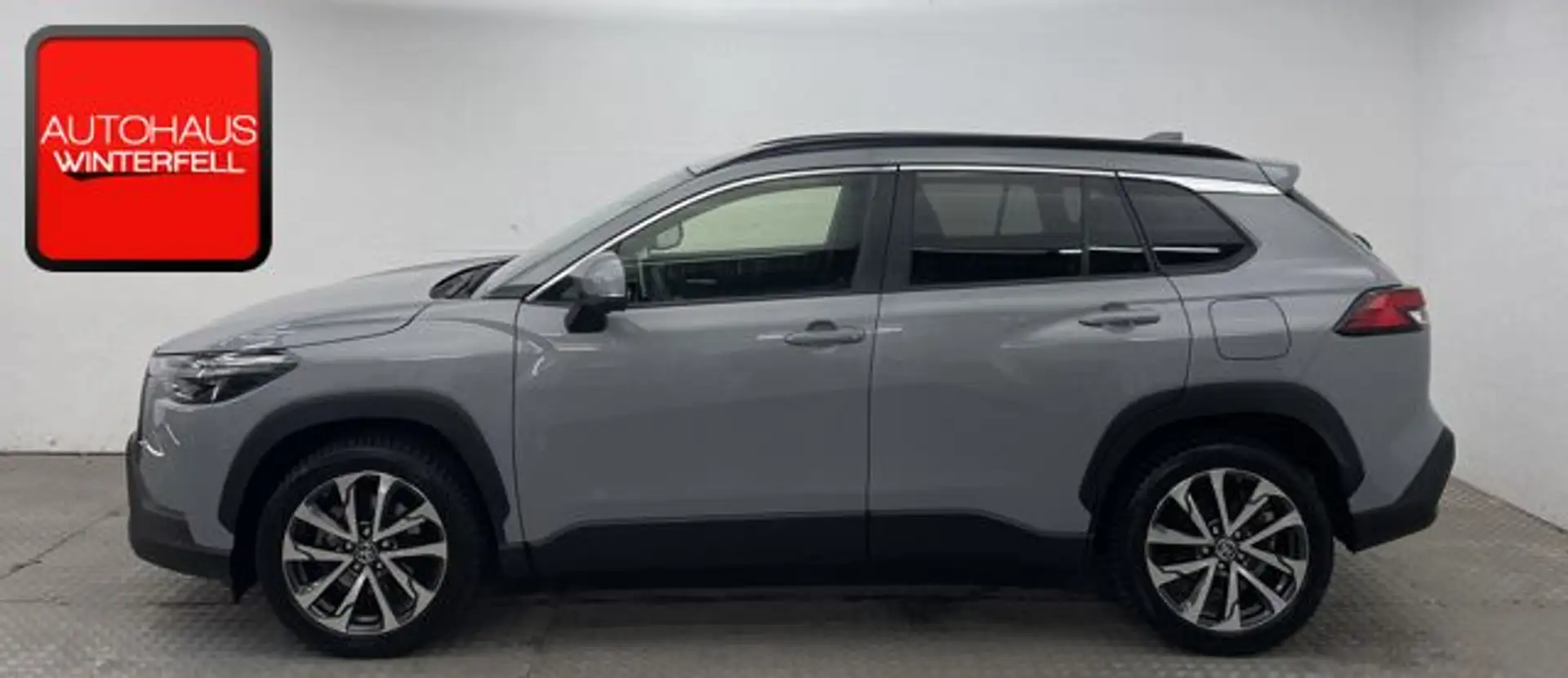 Toyota Corolla Cross HYBRID 2.0 VVT-I Lounge KAMERA+ACC Grau - 2