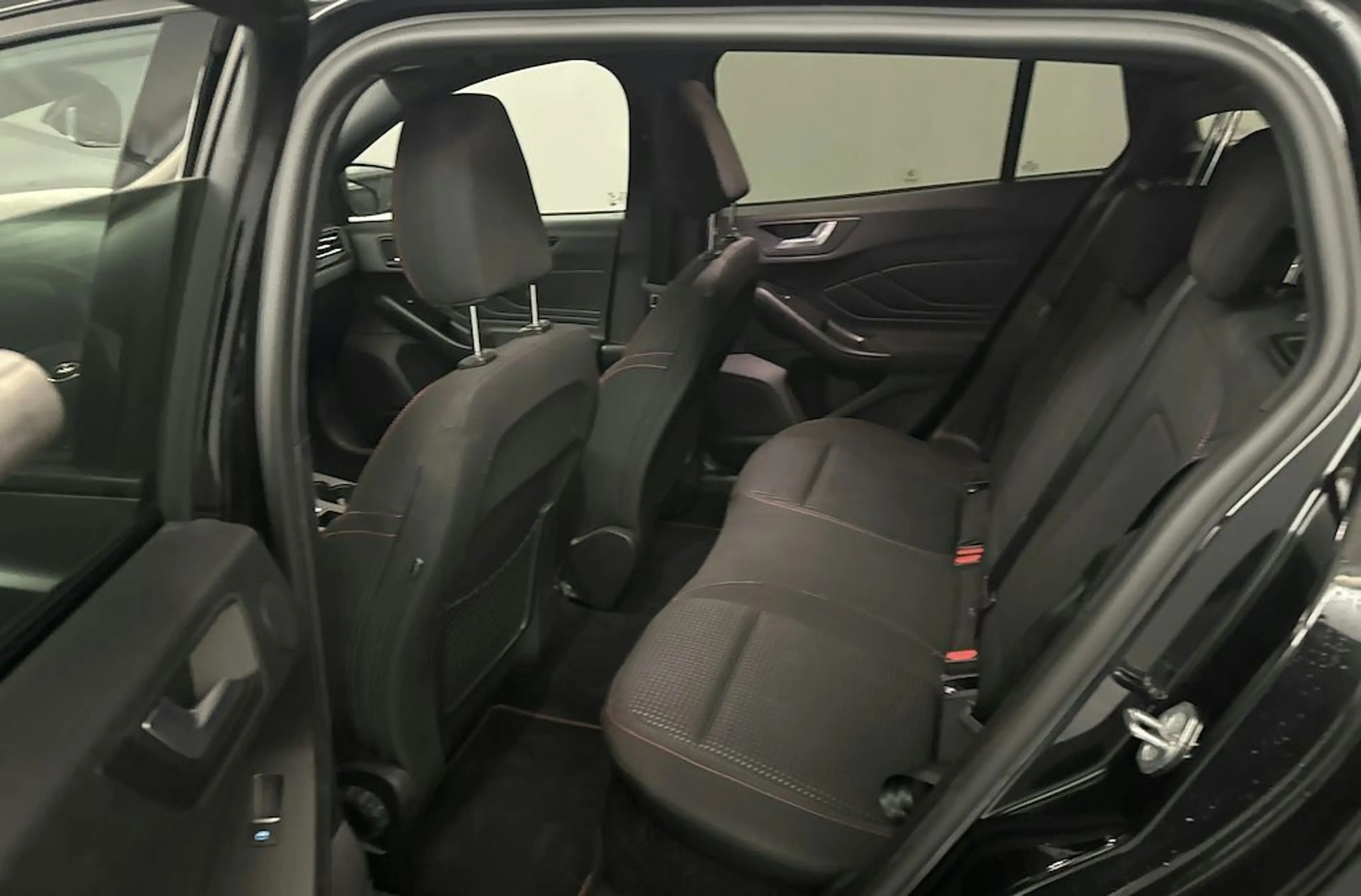 Ford Focus Turnier 1.5 ST-Line X | Autom. | Panodach — photo 10