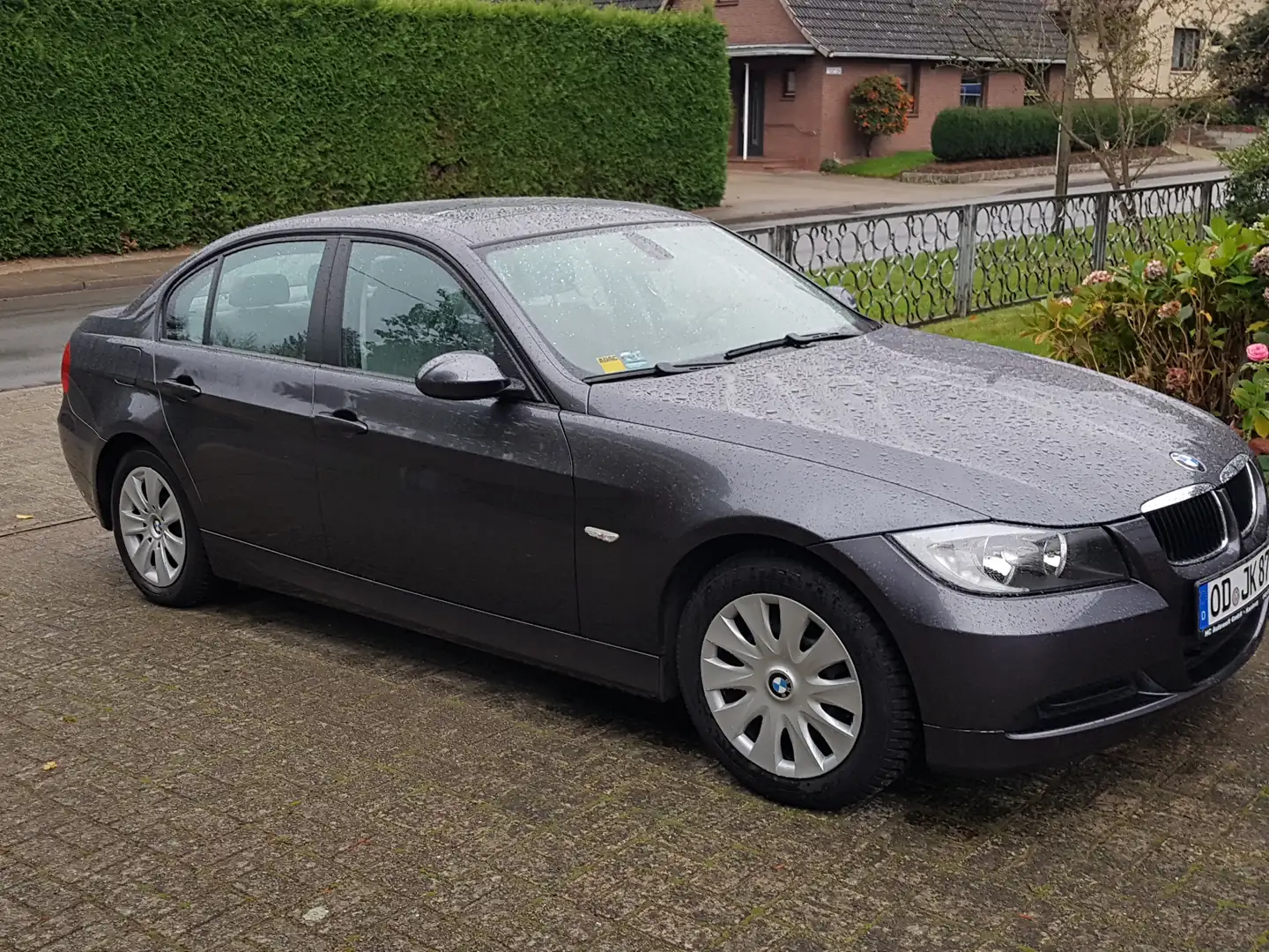 BMW 320 3er 320i Šedá - 1