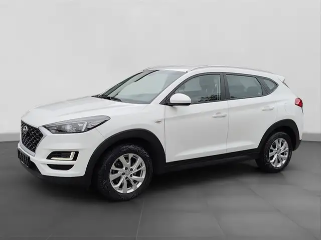 Hyundai TUCSON Pure 2WD NAVI SHZ PDC KAMERA ALLWETTER