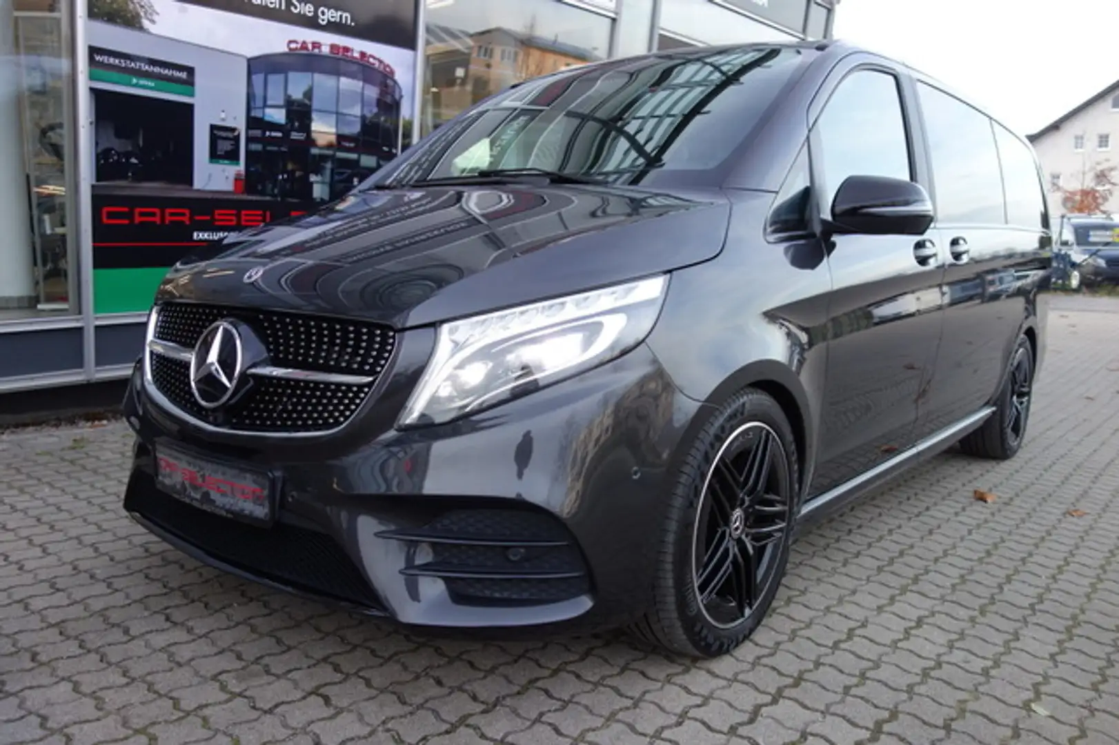 Mercedes-Benz V 300 d 4Mat AMG Lang PANO/ACC/3xeTÜR/MBUX/AHK Grijs - 1