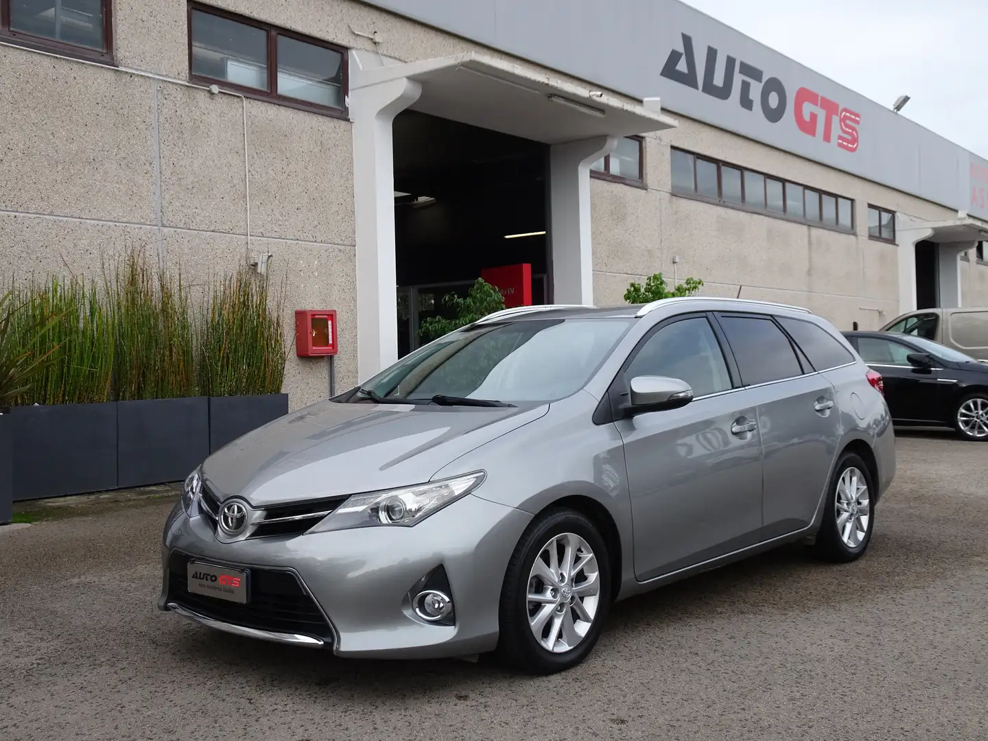 Toyota Auris Auris Touring Sport Touring Sport 1.4 d-4d Active Grigio - 1
