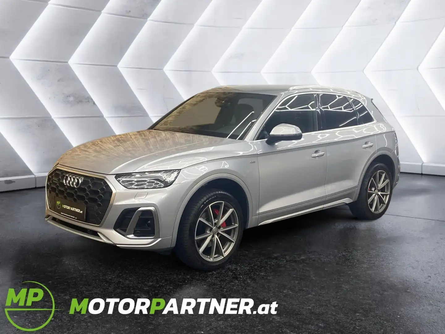 Audi Q5 40 TDI quattro **S-line** S-tronic Silber - 1