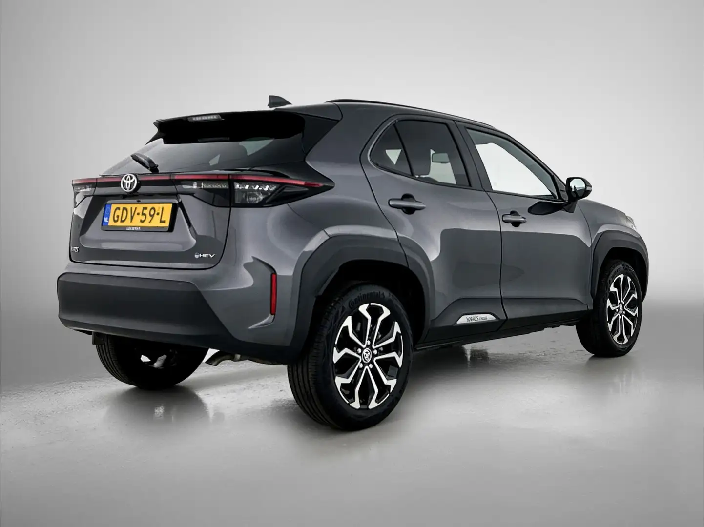 Toyota Yaris Cross 1.5 Hybrid First Edition Grijs - 2