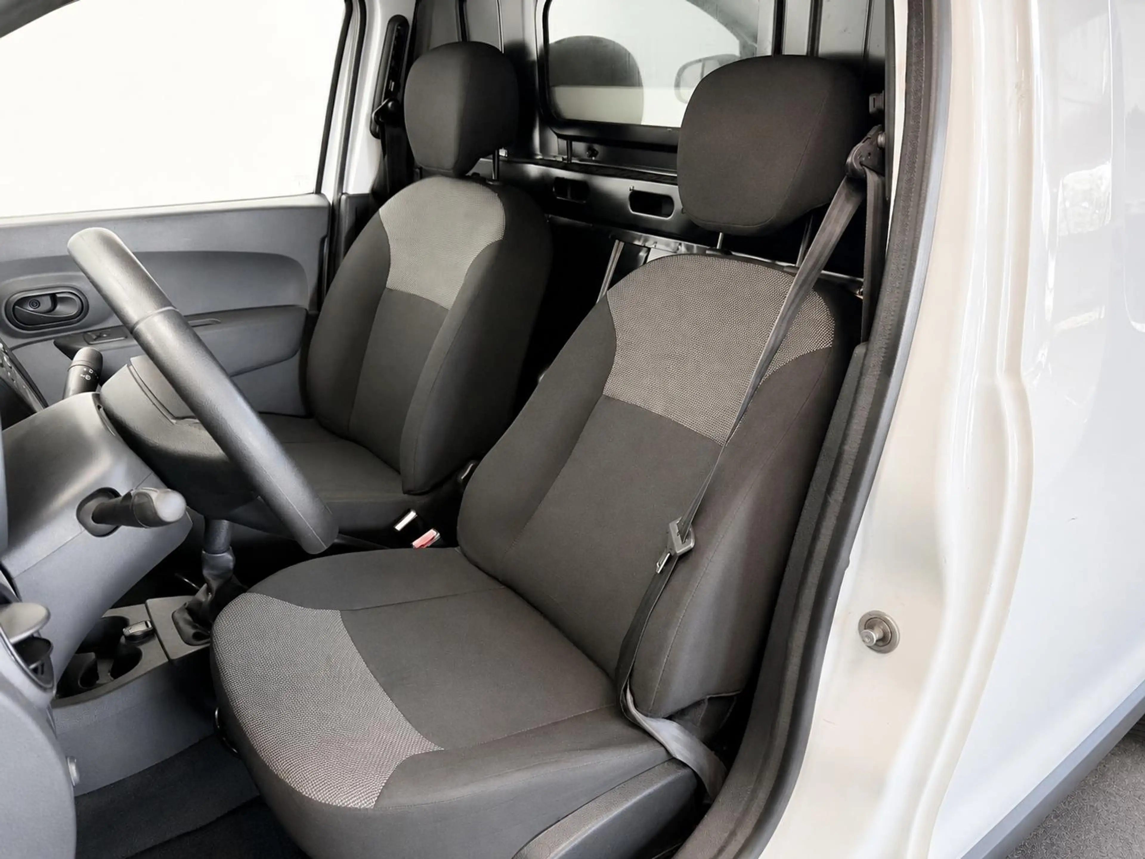 Dacia Dokker 1.5 dCi 75 Essential — photo 14