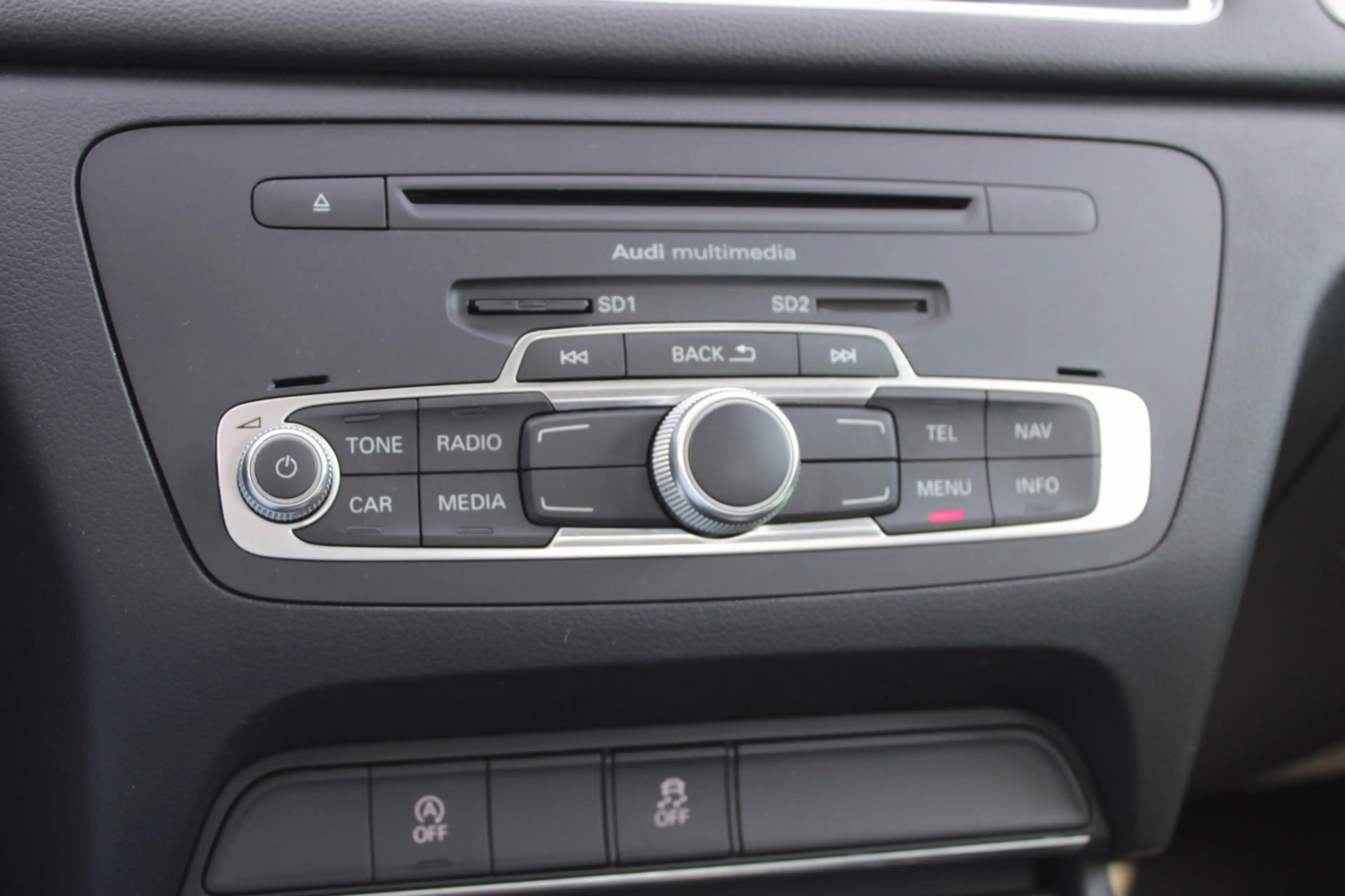 Audi Q3 2.0 TFSI Quattro ProLine Trekhaak Clima Navi LED — photo 7