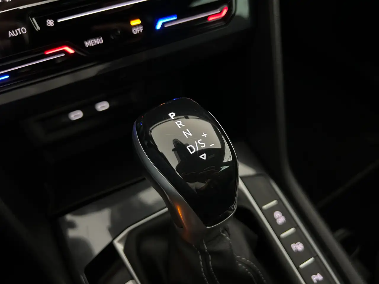 Volkswagen Tiguan R-Line 1.5 etsi 150 cv dsg 13