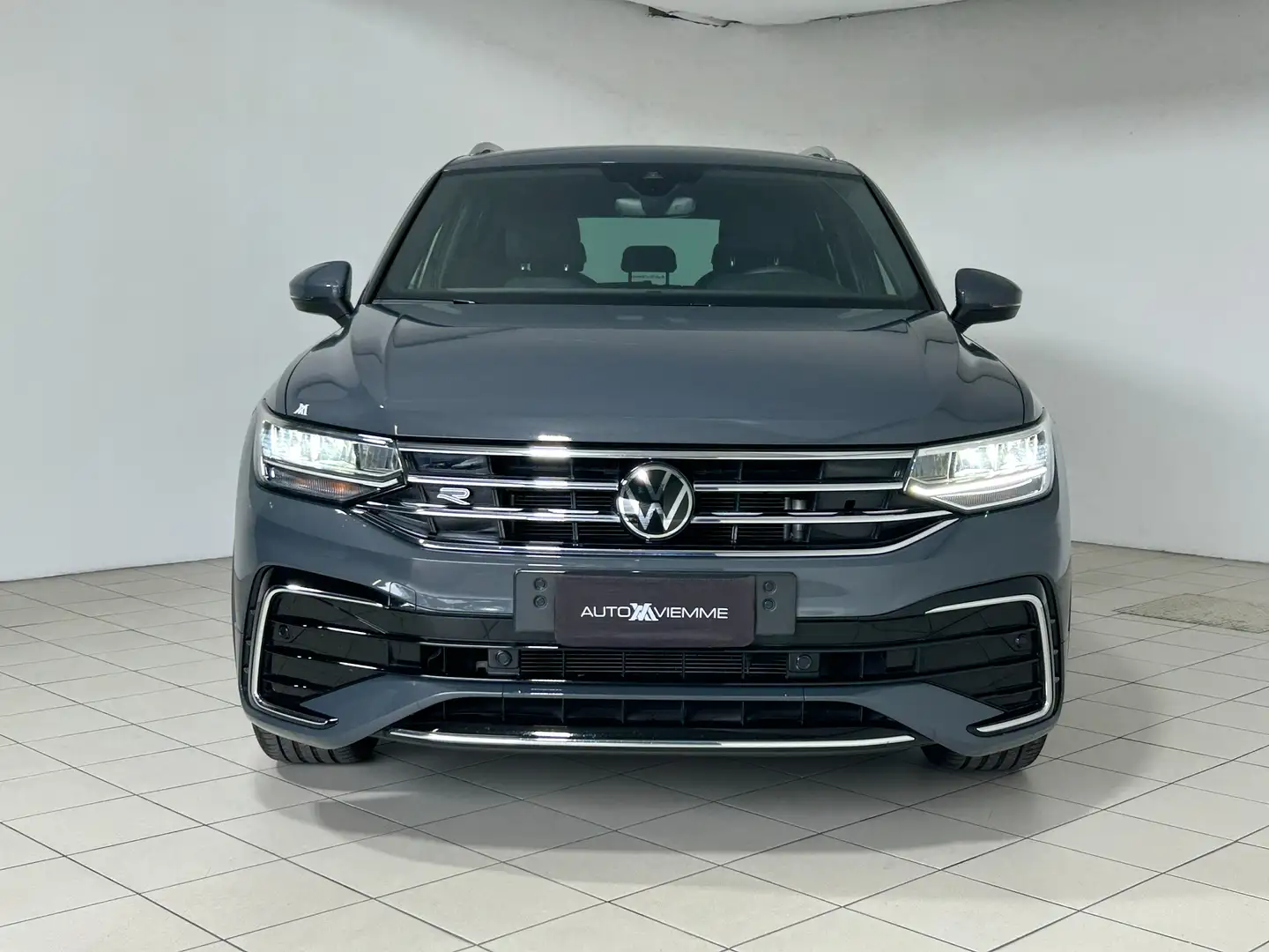 Volkswagen Tiguan R-Line 1.5 etsi 150 cv dsg Grau - 2